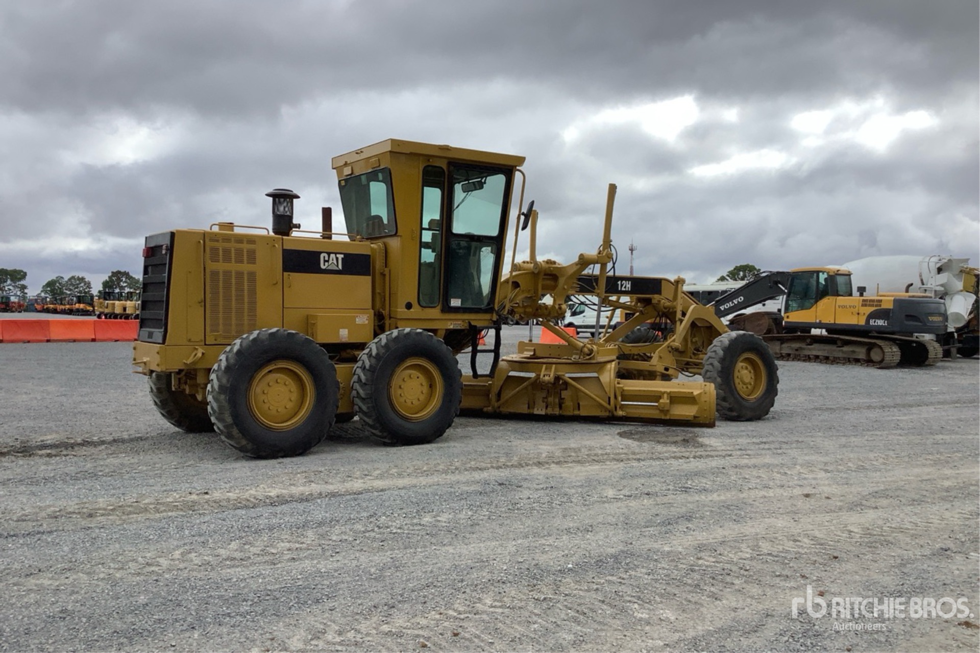 General Appearance with Imagen: esquina trasera derecha