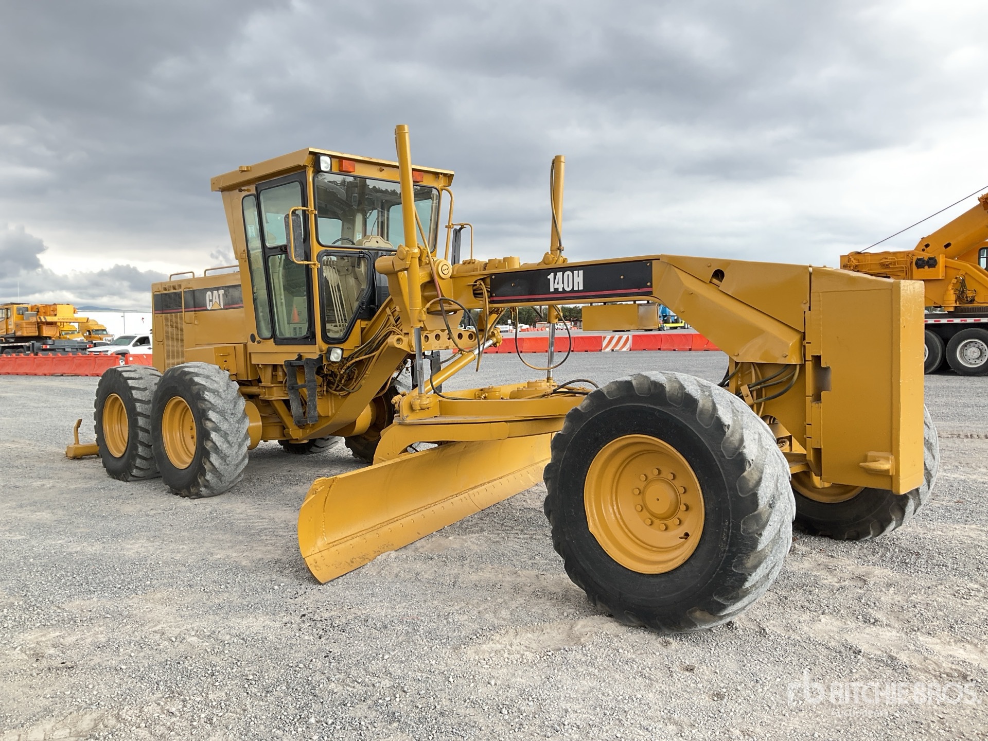 General Appearance with Imagen: esquina delantera derecha