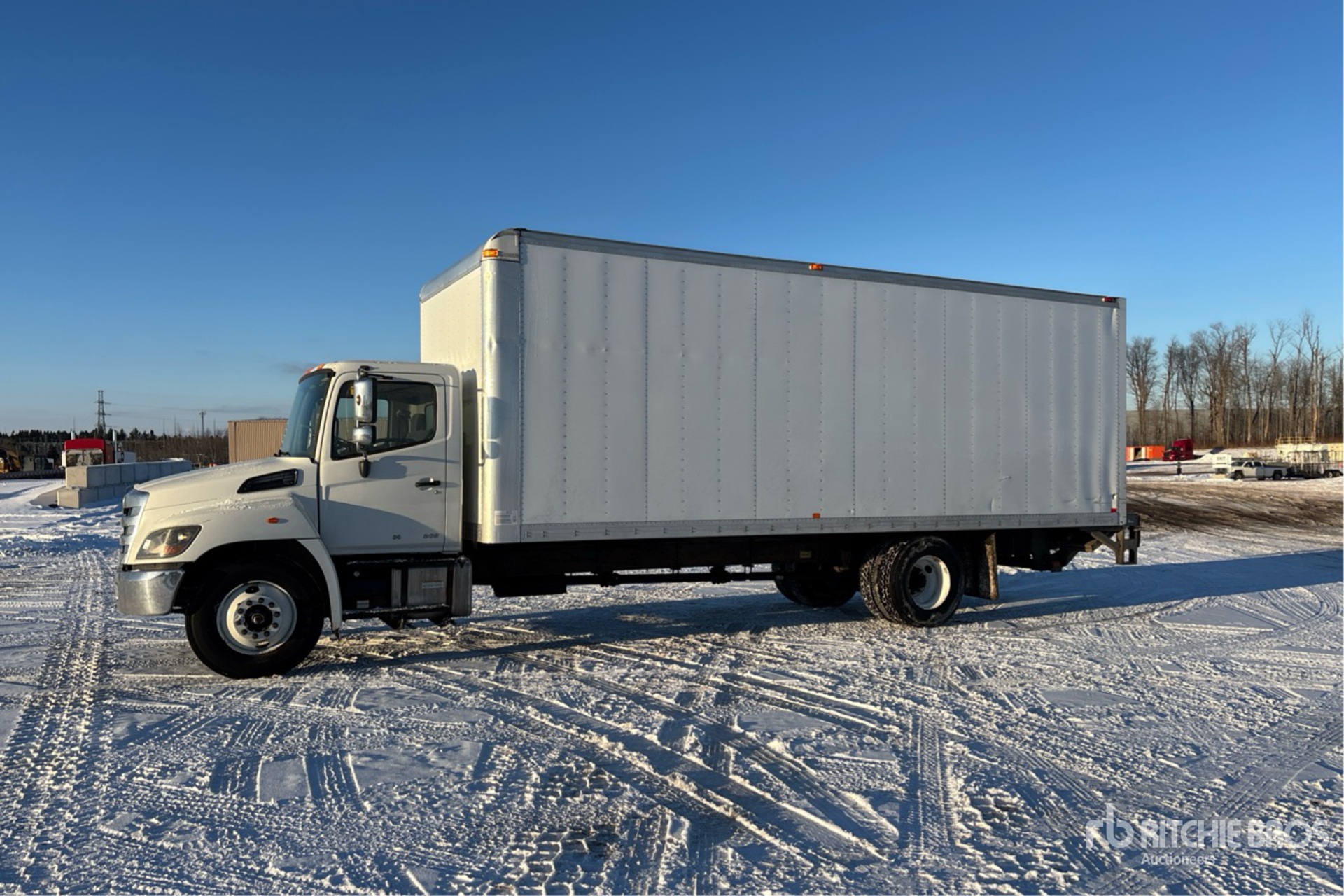 General Appearance with Bild, Ecke vorne links