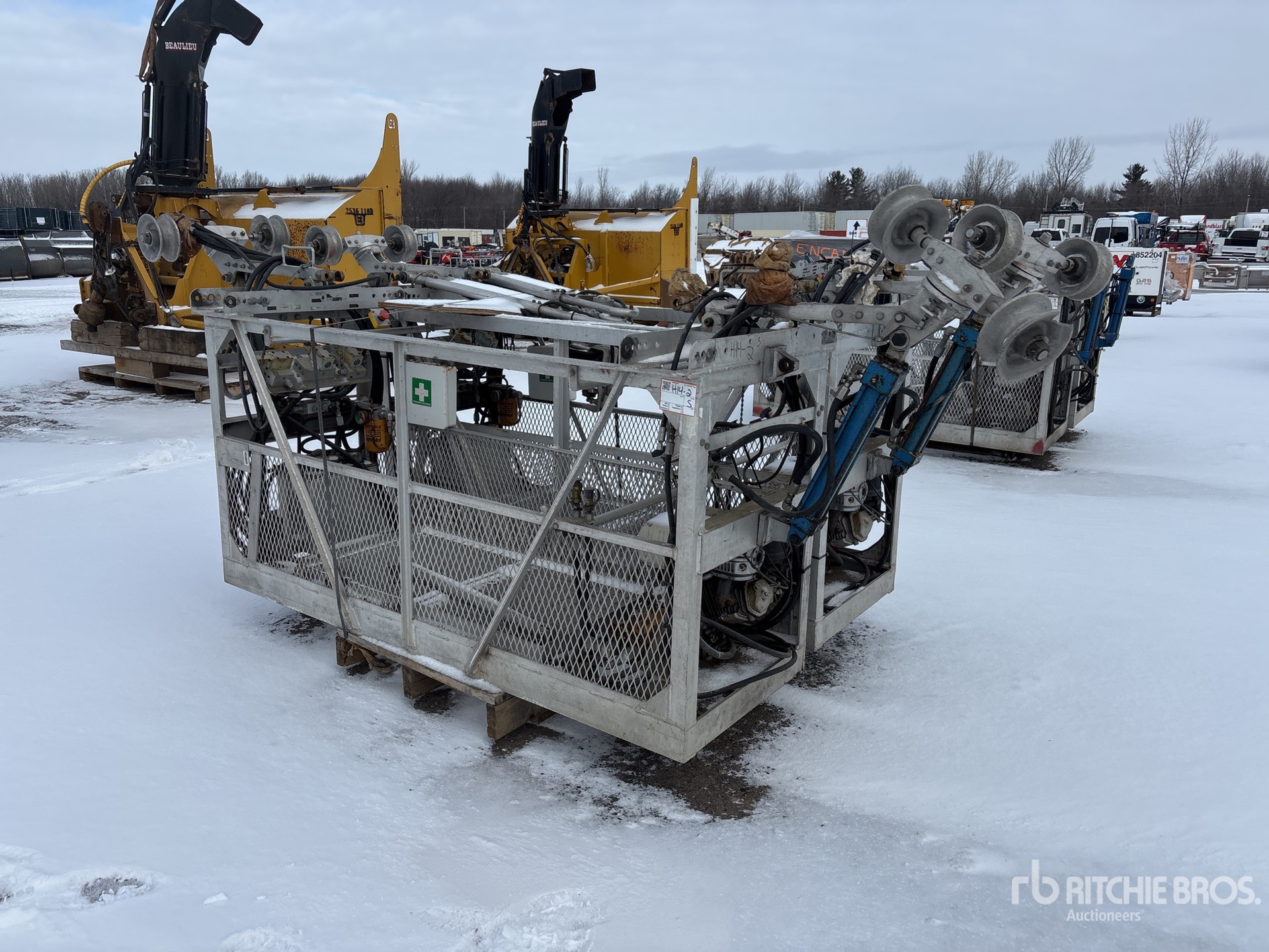 General Appearance with Foto, angolo anteriore sinistro