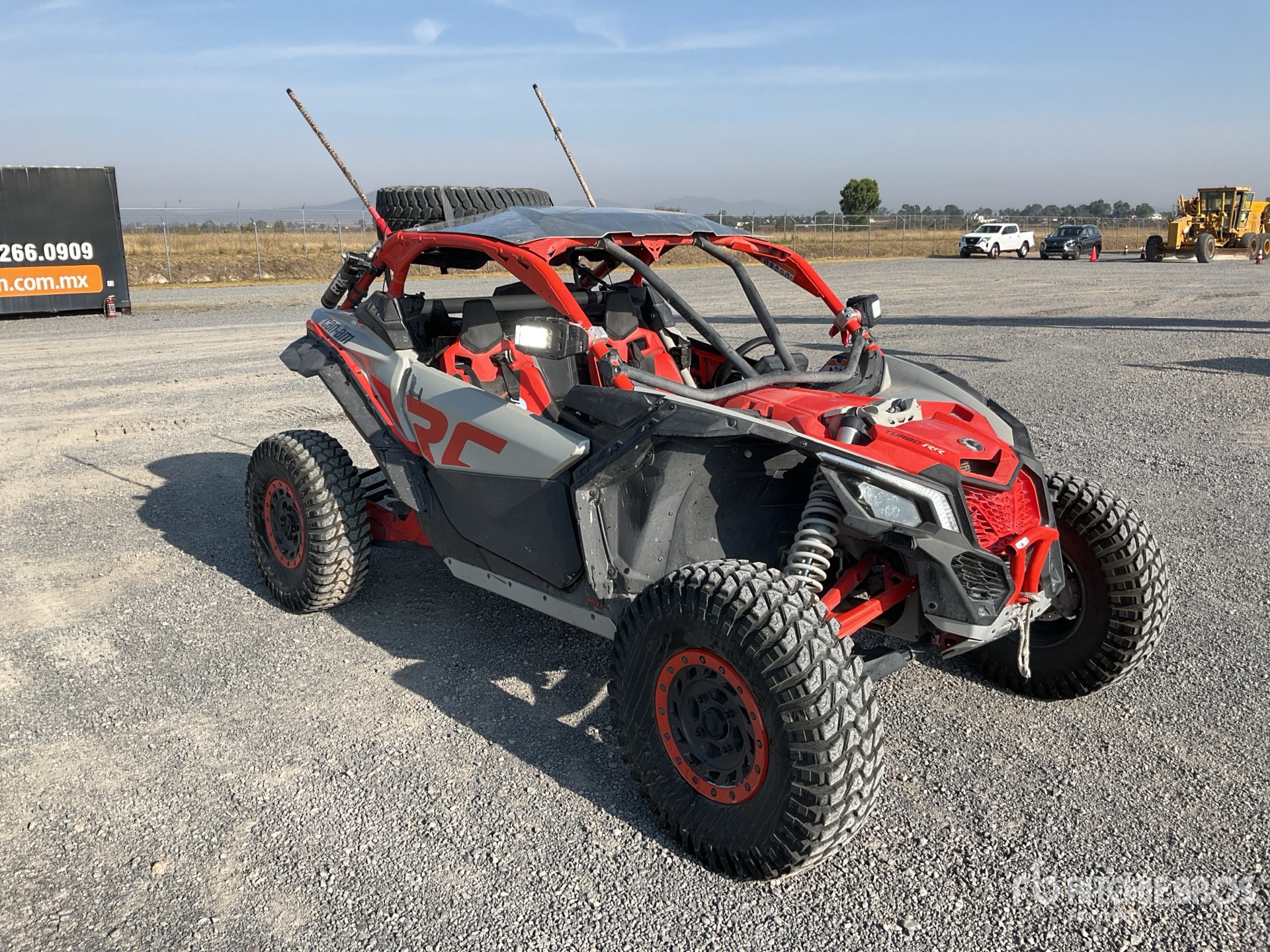 General Appearance with Image, coin avant droit