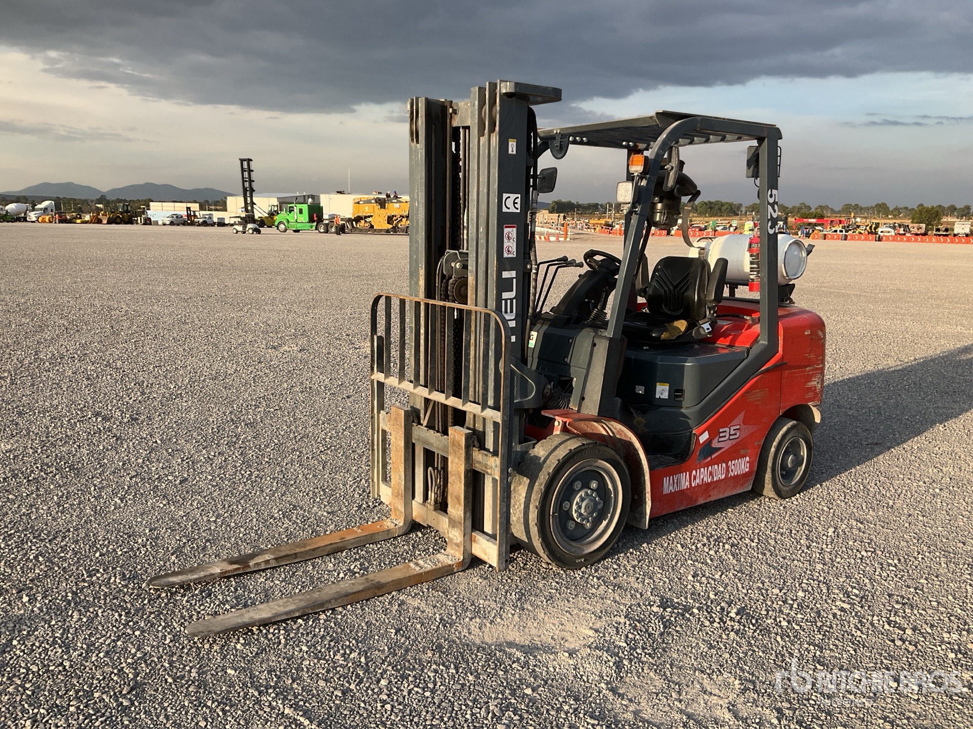 General Appearance with Featured Photo