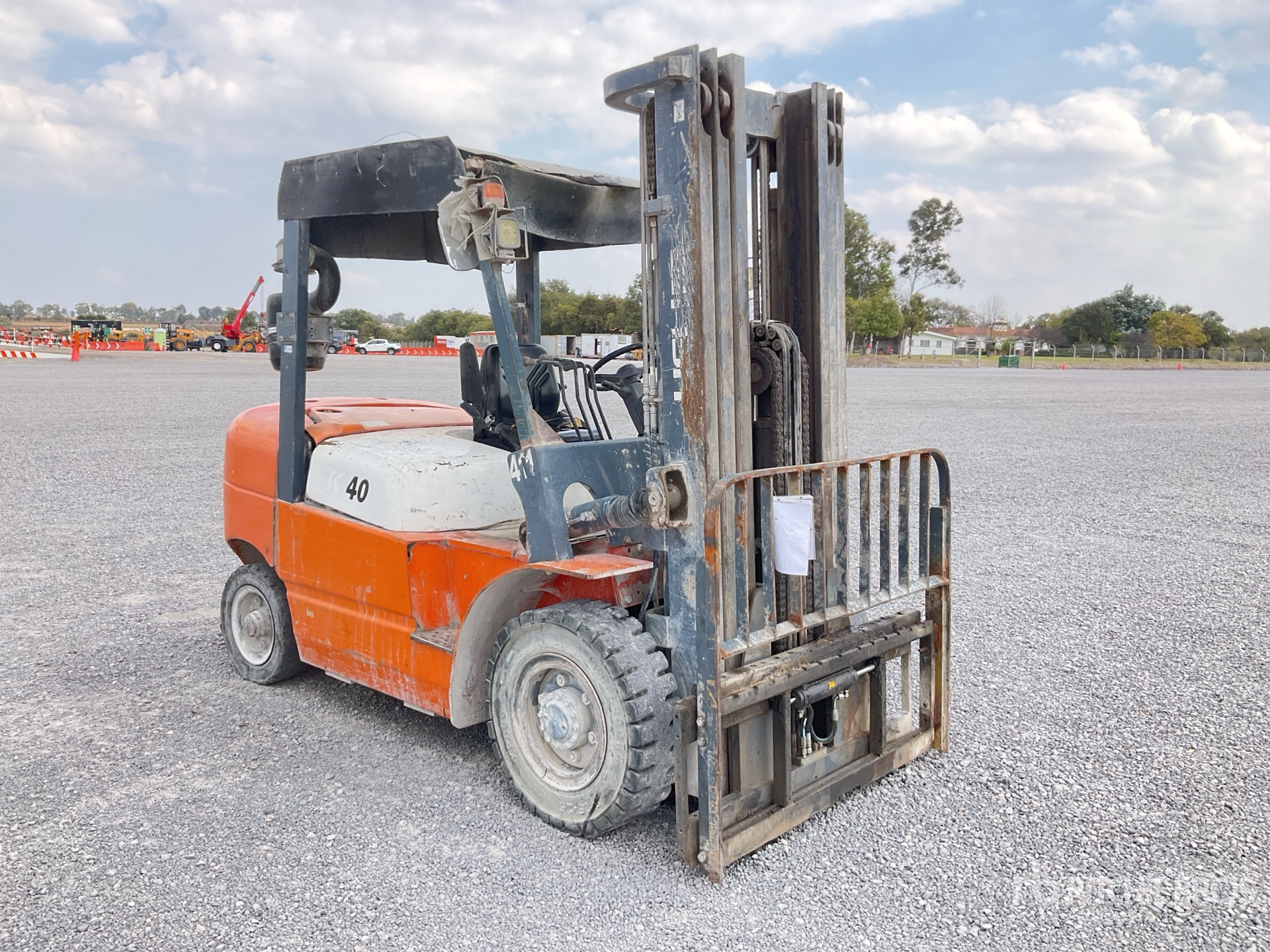 General Appearance with Picture, Right Front Corner