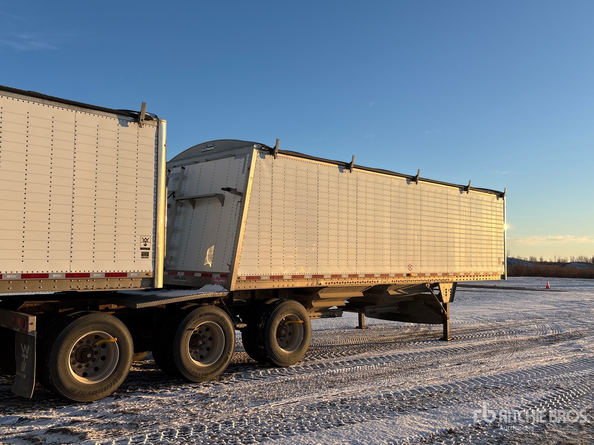 General Appearance with Imagen: esquina trasera derecha