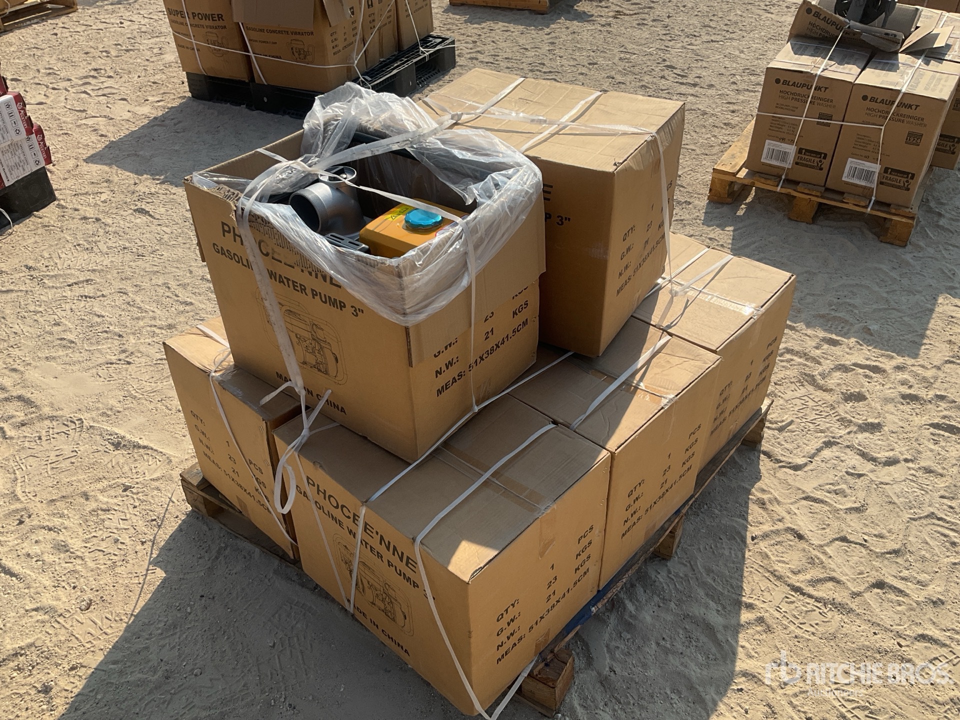 General Appearance with Foto, angolo posteriore sinistro