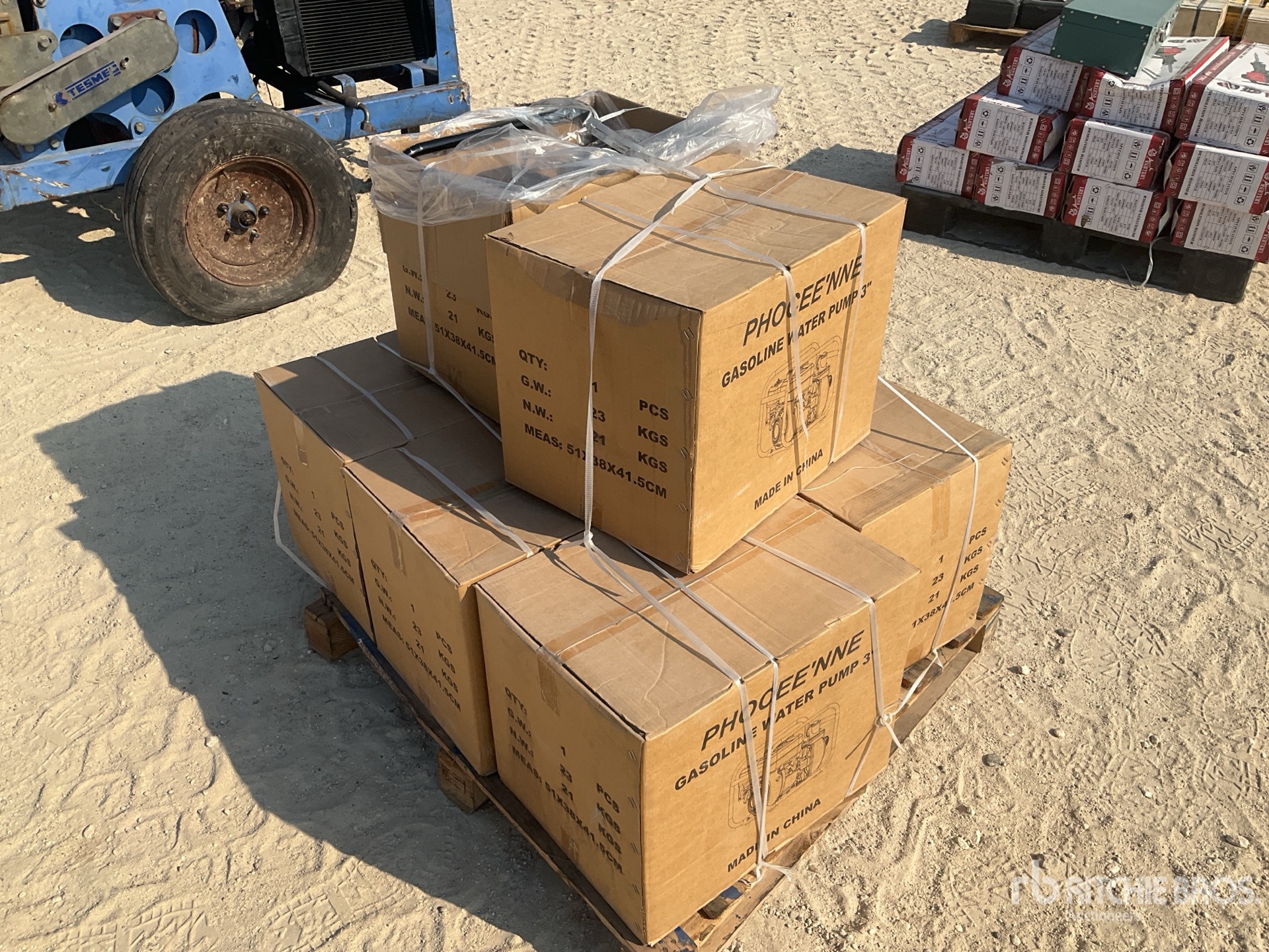 General Appearance with Foto, angolo anteriore sinistro