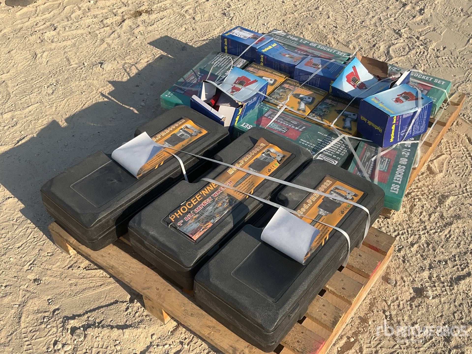 Aspect général with Image, coin arrière droit