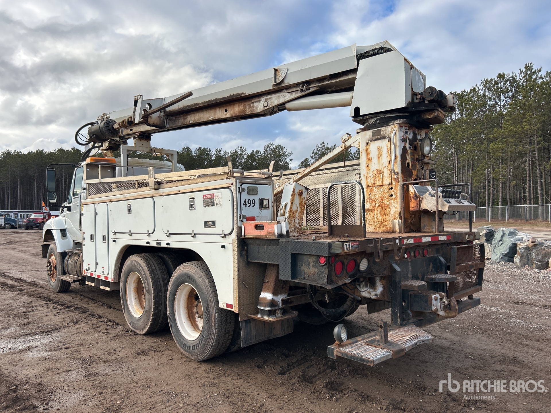 General Appearance with Picture, Left Rear Corner