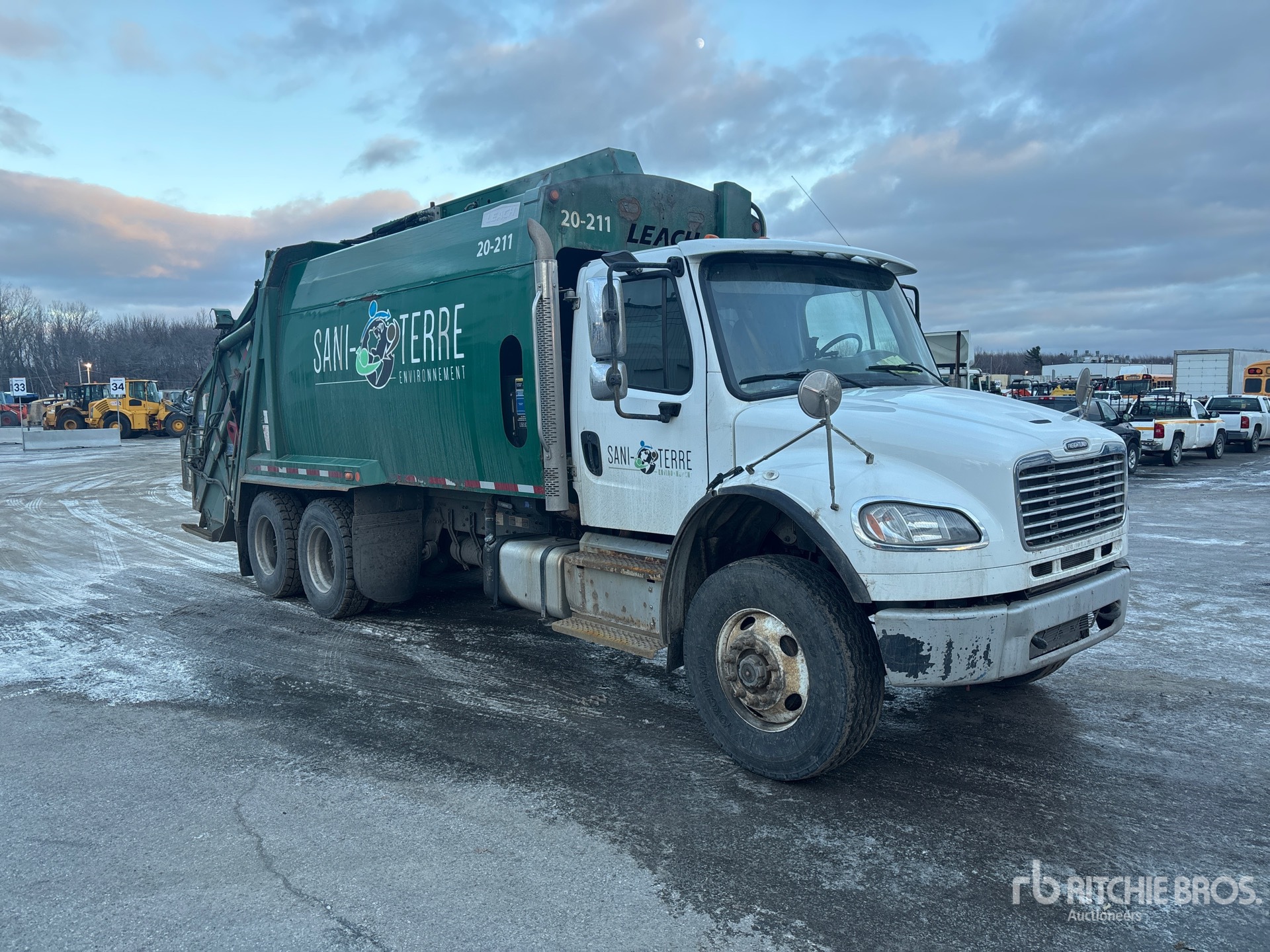 General Appearance with Bild, Ecke vorne rechts