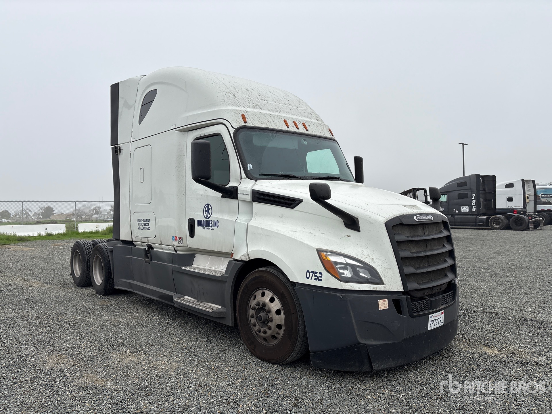 Aspect général with Image, coin avant droit