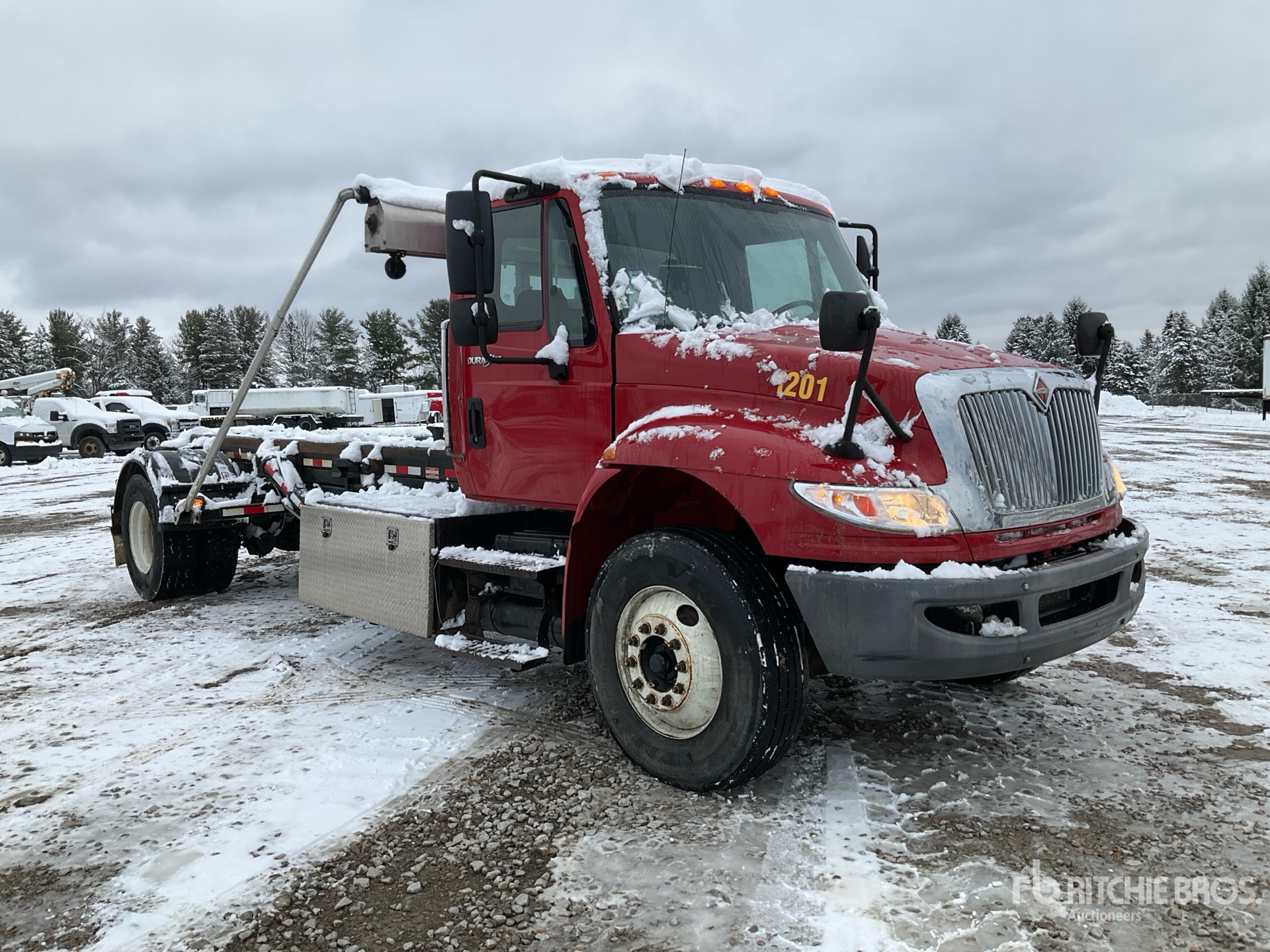 General Appearance with Picture, Right Front Corner