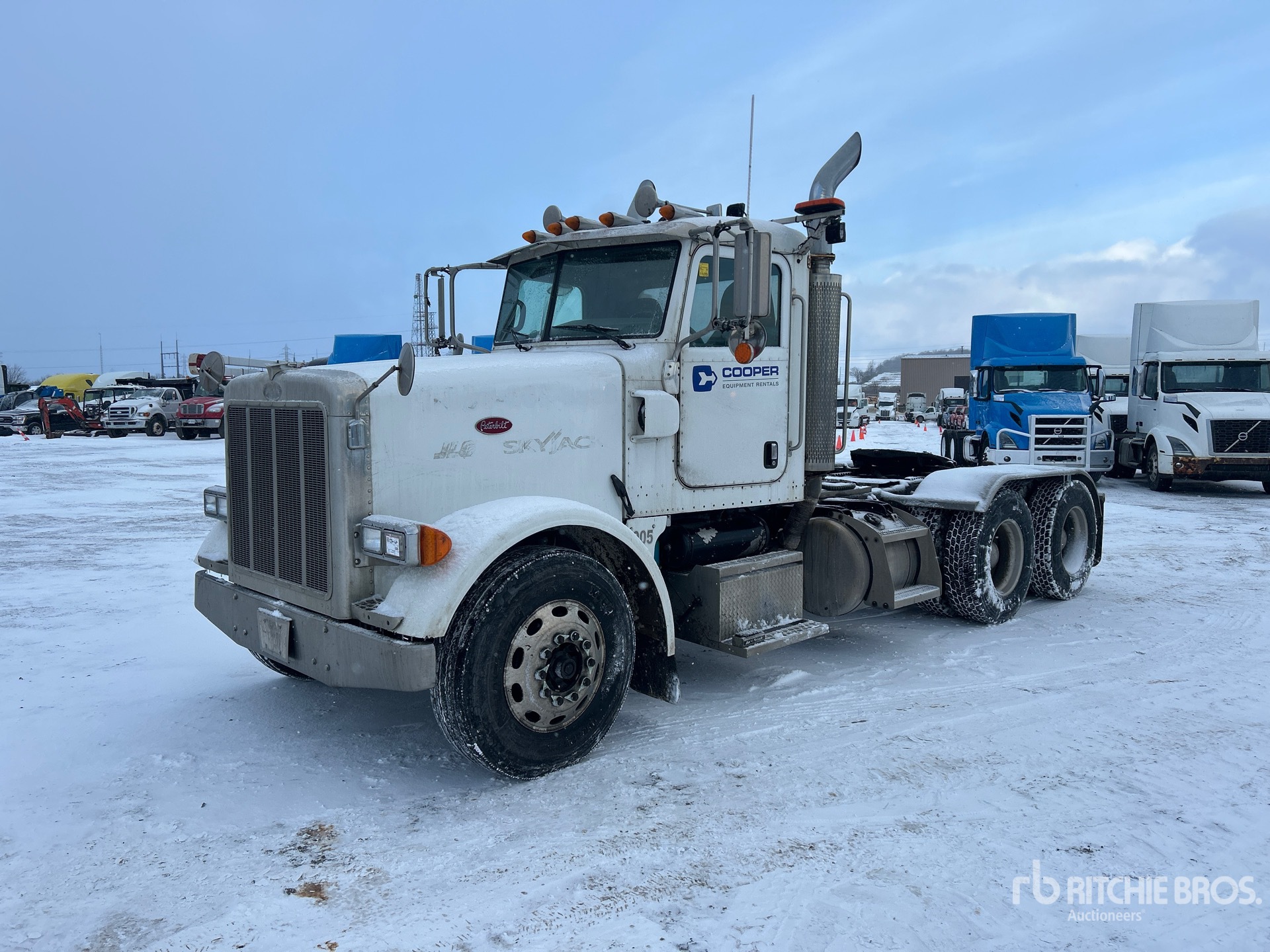 General Appearance with Bild, Ecke vorne links