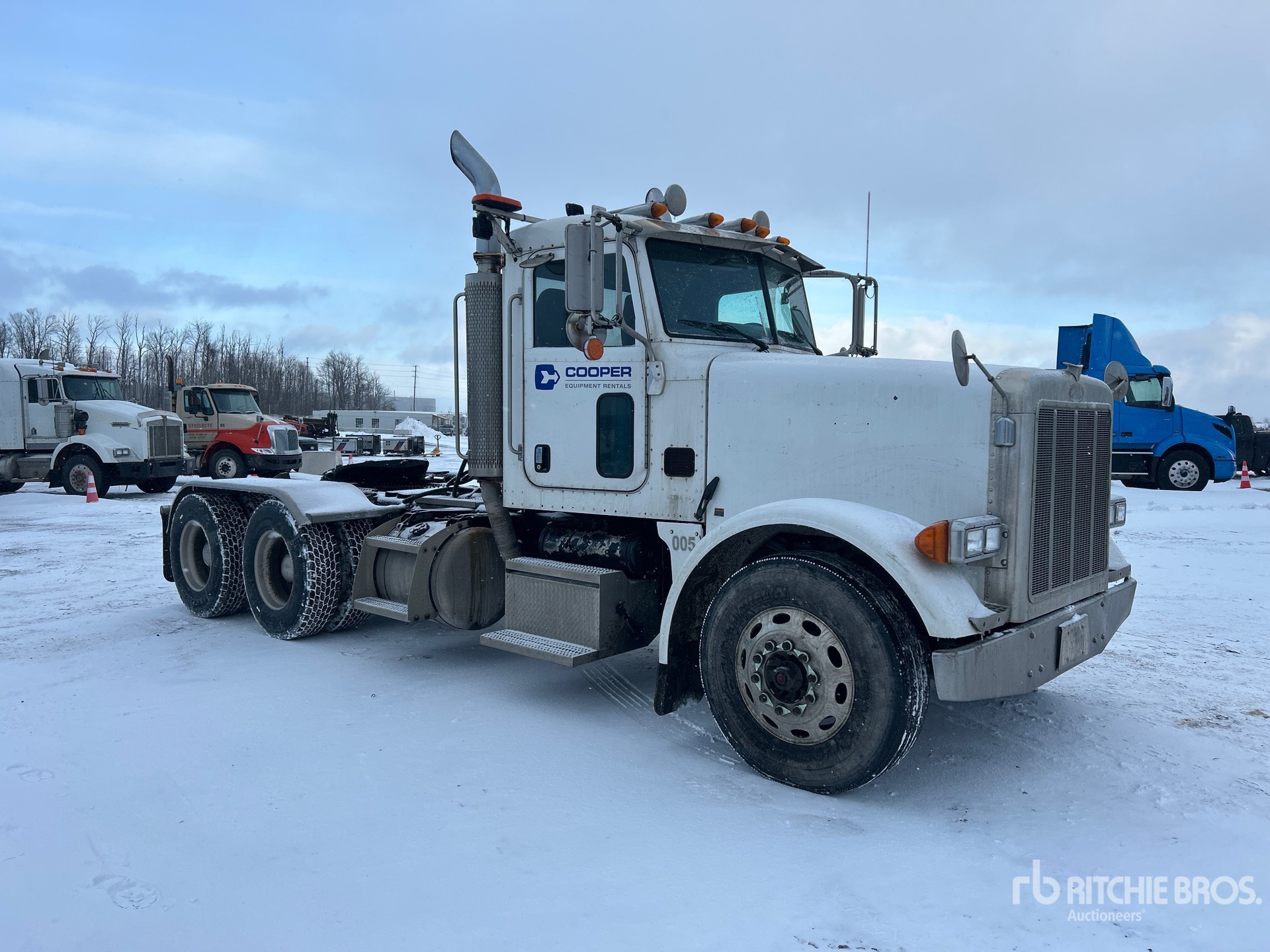 General Appearance with Bild, Ecke vorne rechts