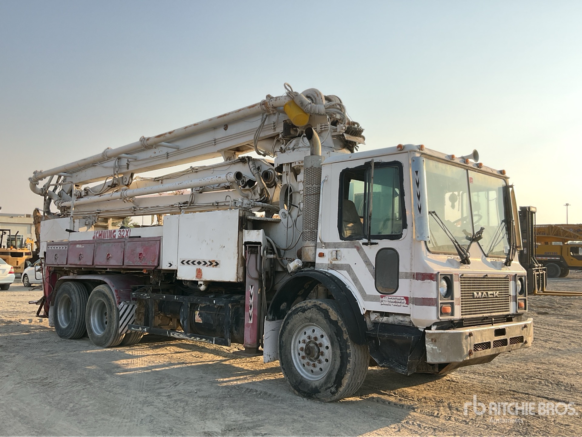 General Appearance with Bild, Ecke vorne rechts