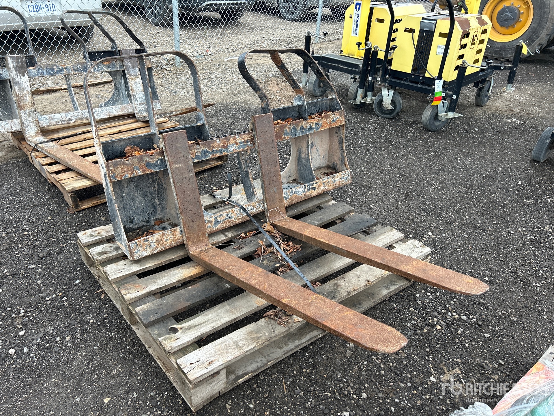 General Appearance with Picture, Right Front Corner