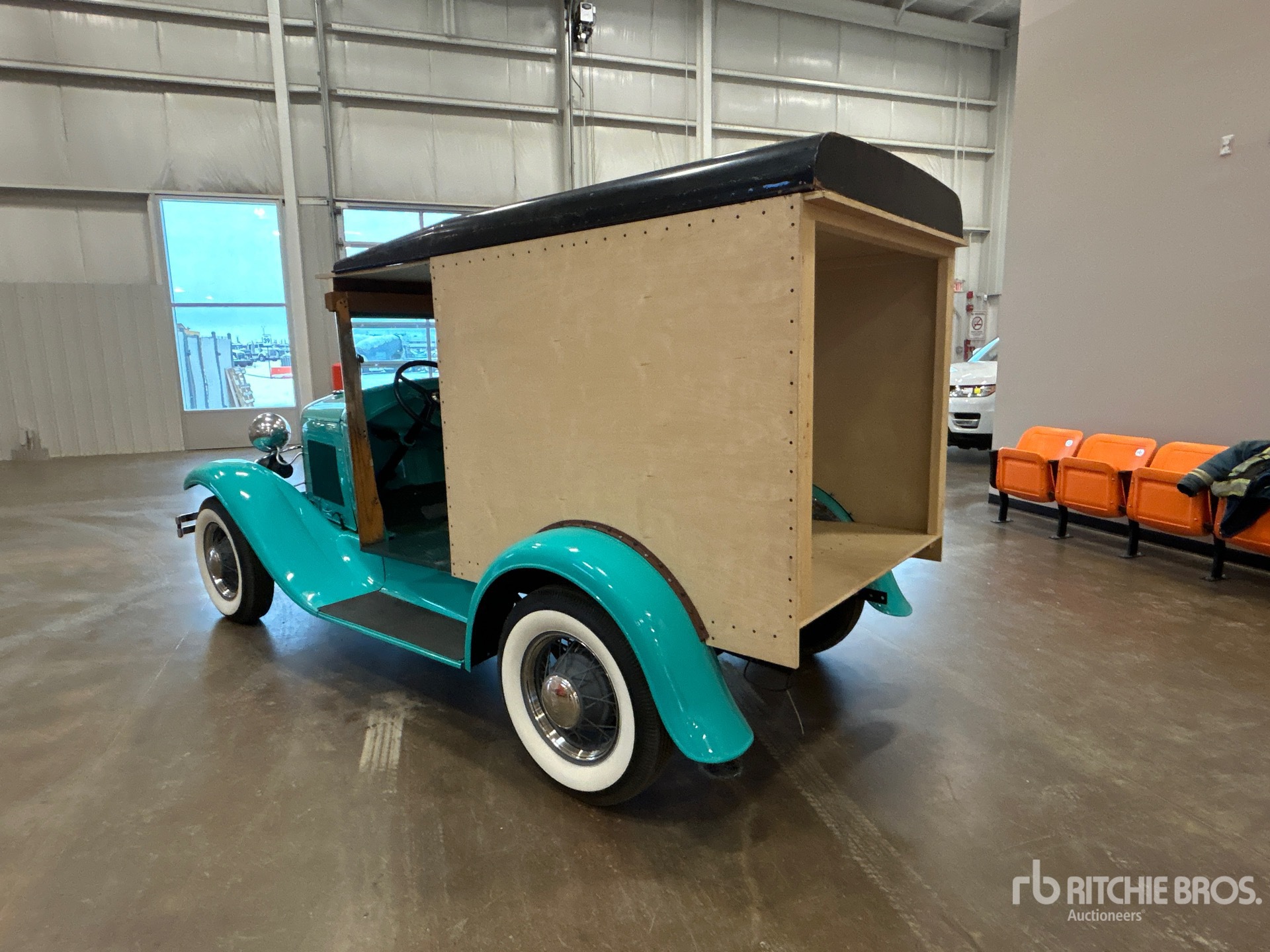 General Appearance with Bild, Ecke hinten links