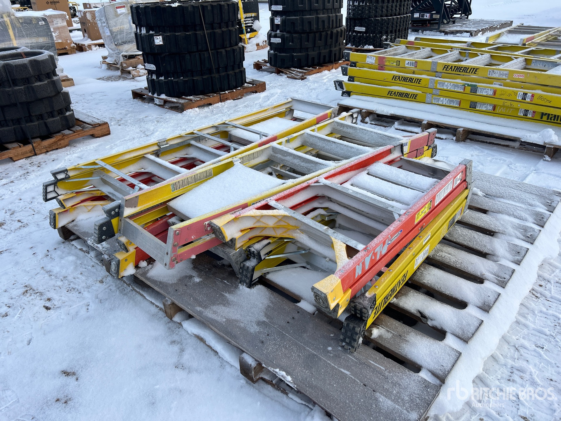 Aspect général with Image, coin arrière droit