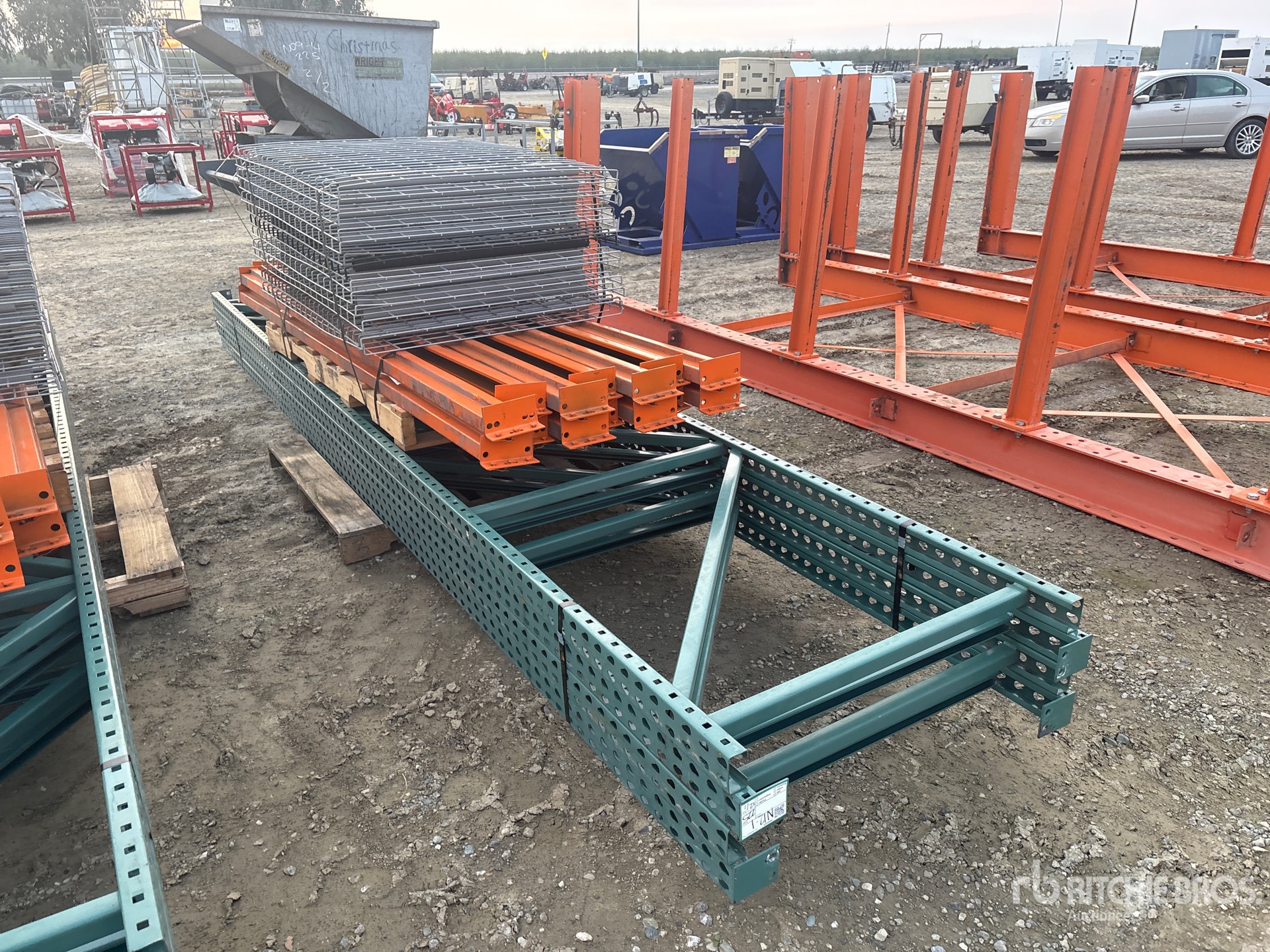 General Appearance with Foto, angolo posteriore sinistro