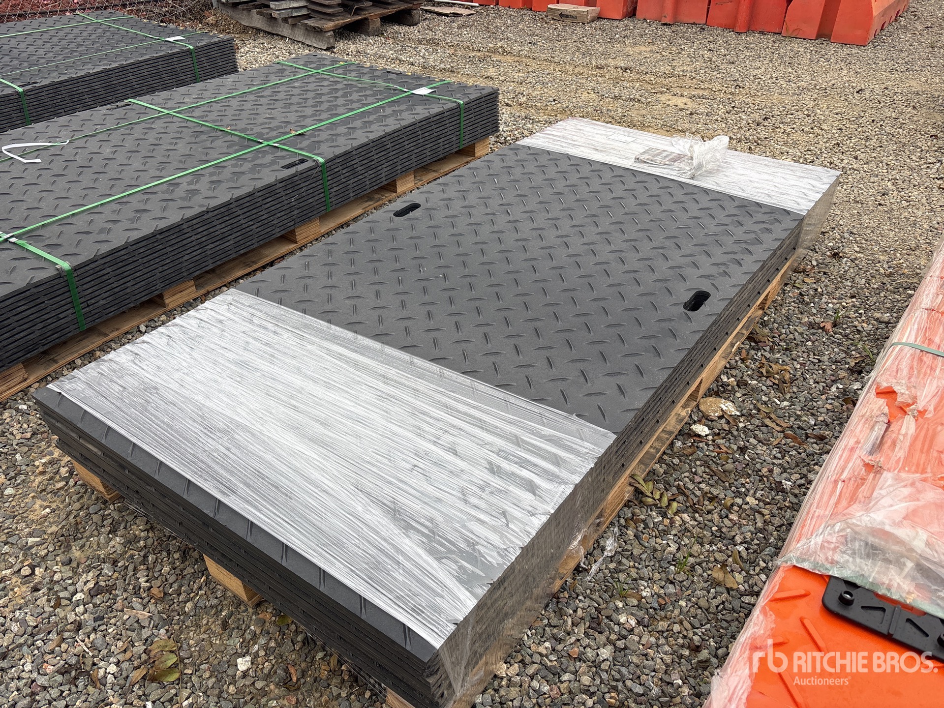 General Appearance with Featured Photo