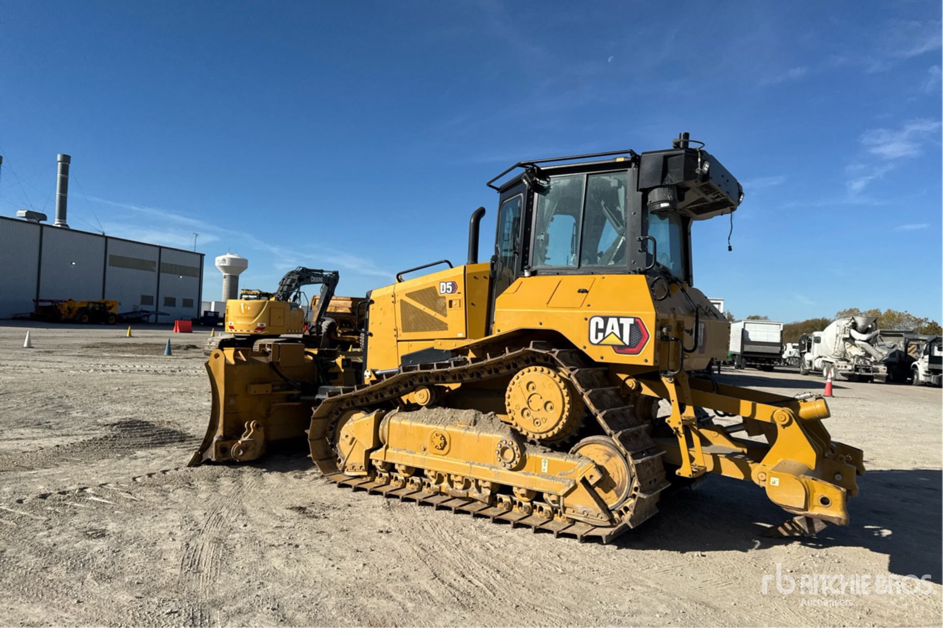 General Appearance with Foto, angolo posteriore sinistro