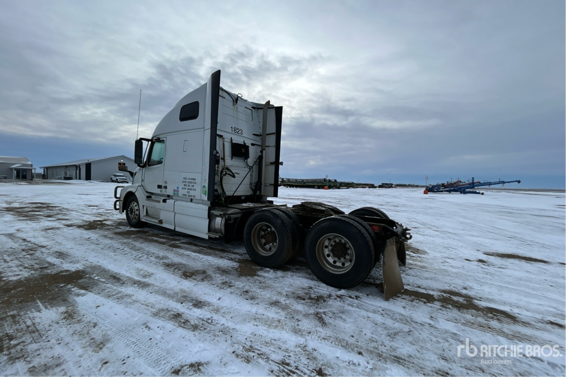 General Appearance with Picture, Left Rear Corner