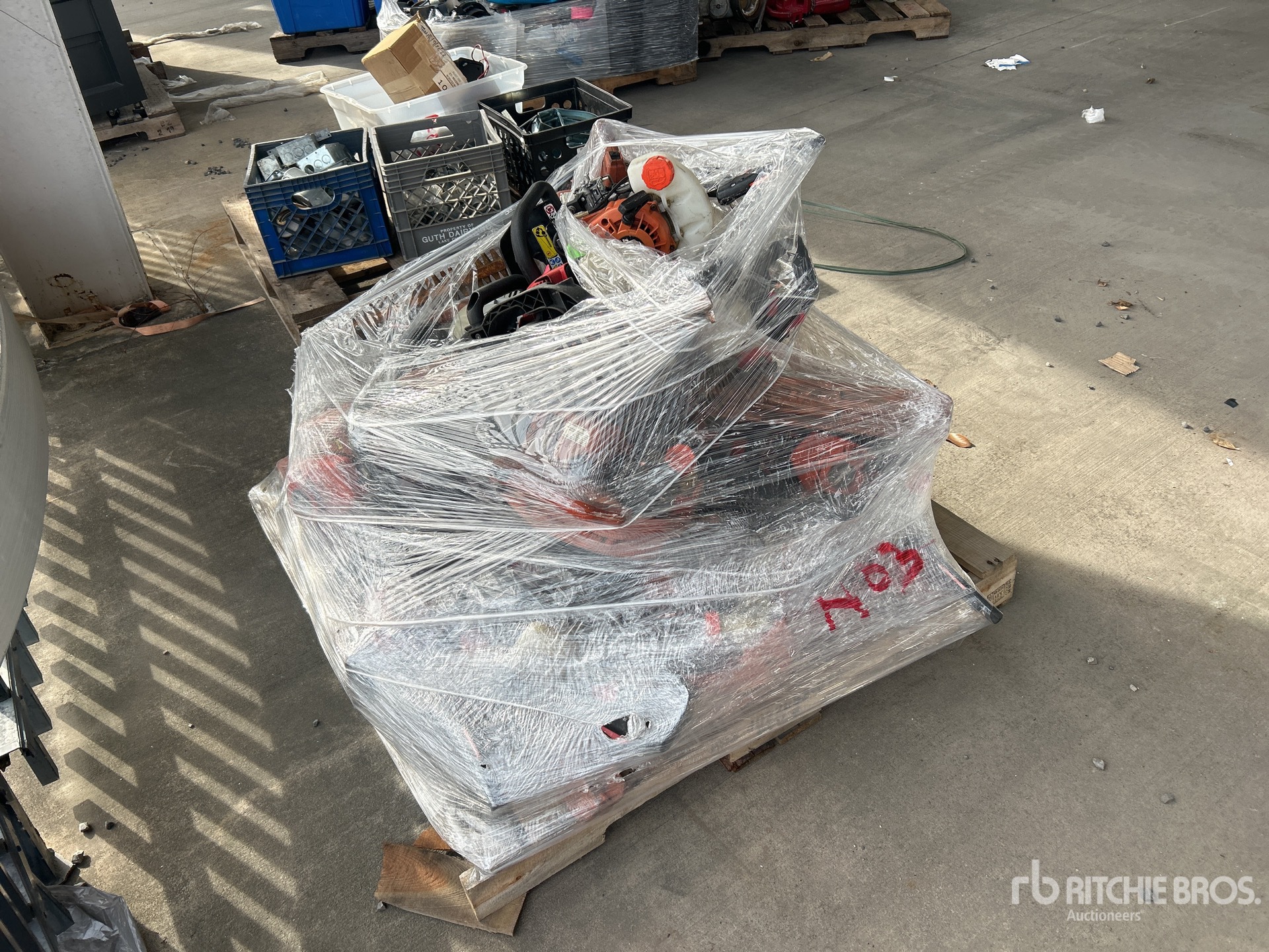 Aspect général with Image, coin arrière droit