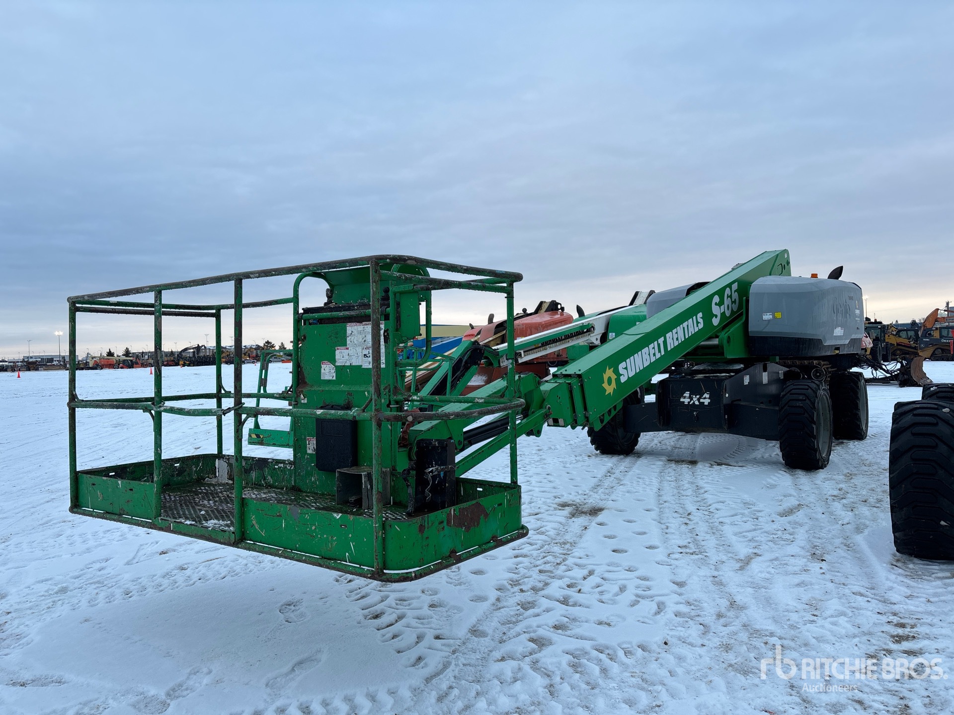 General Appearance with Picture, Left Front Corner