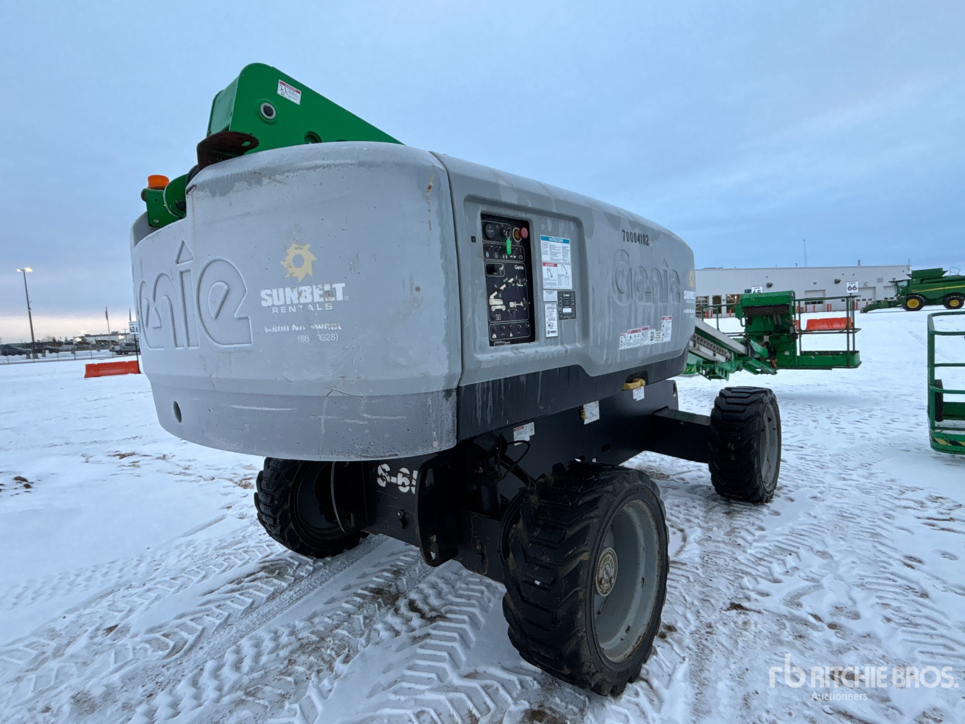 General Appearance with Picture, Right Rear Corner