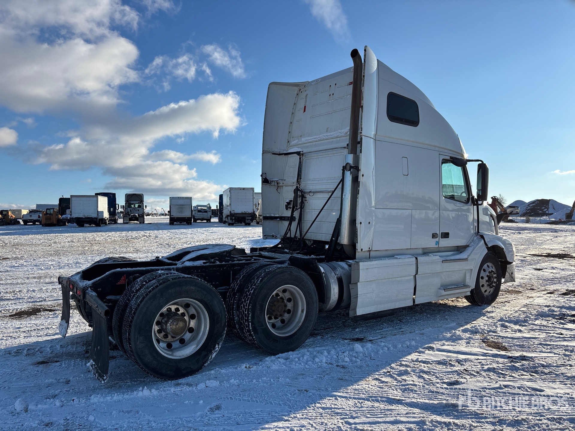 Aspect général with Image, coin arrière droit