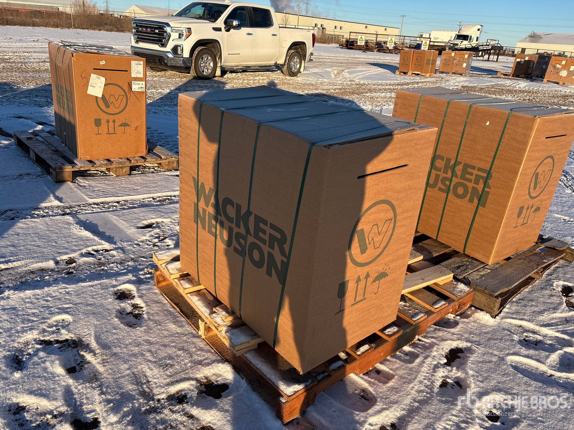 General Appearance with Picture, Right Rear Corner