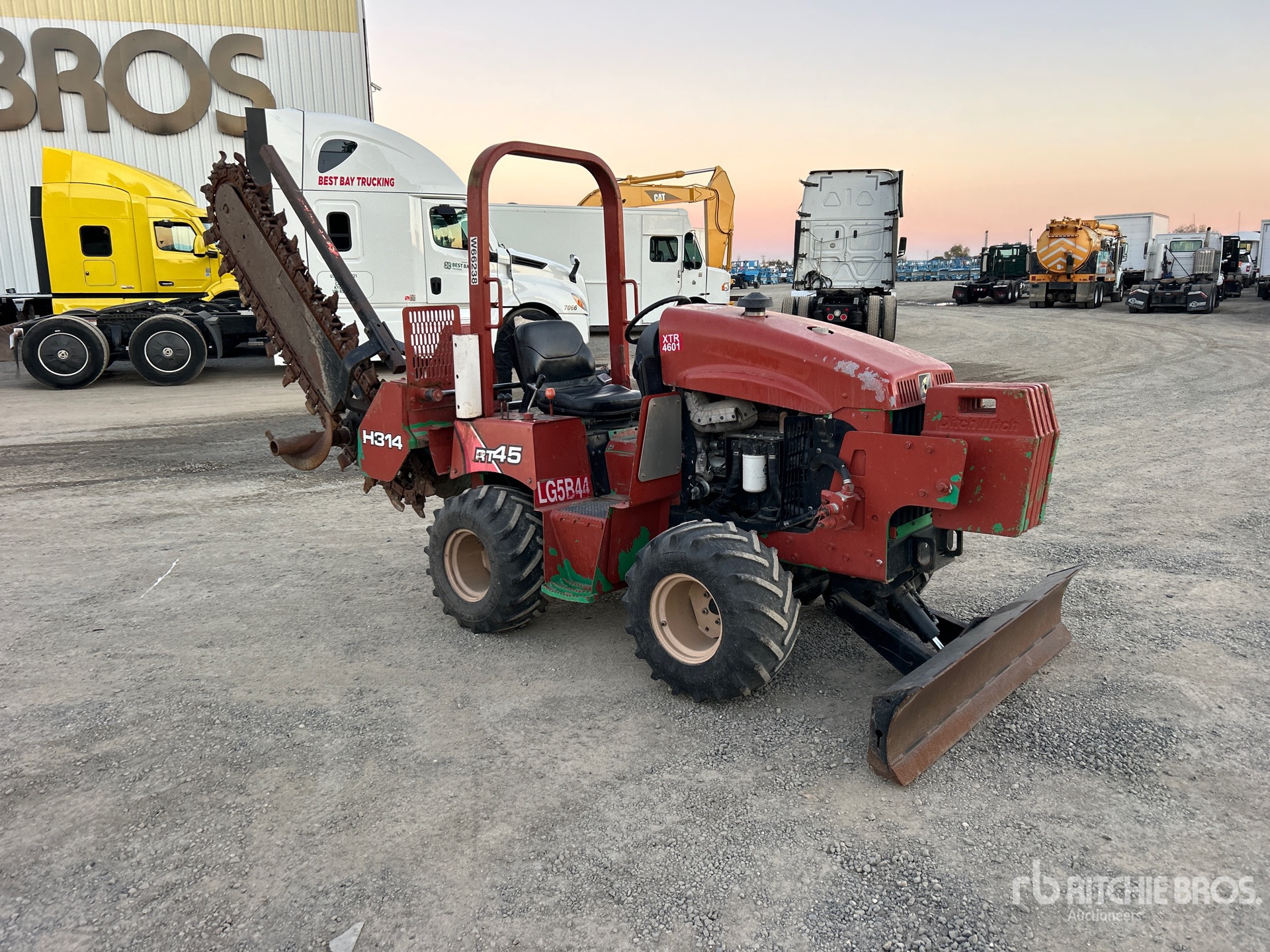 General Appearance with Picture, Right Front Corner