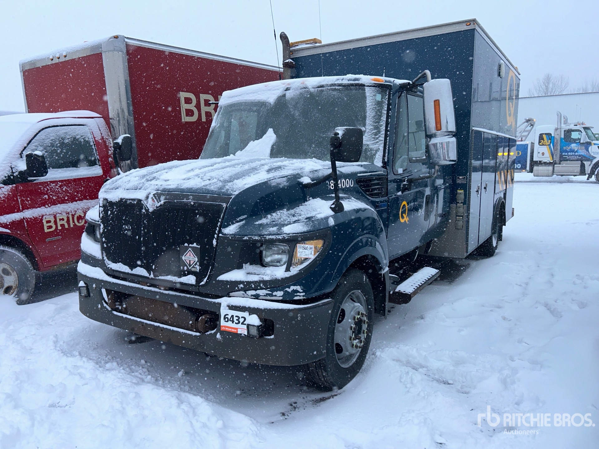 General Appearance with Picture, Left Front Corner