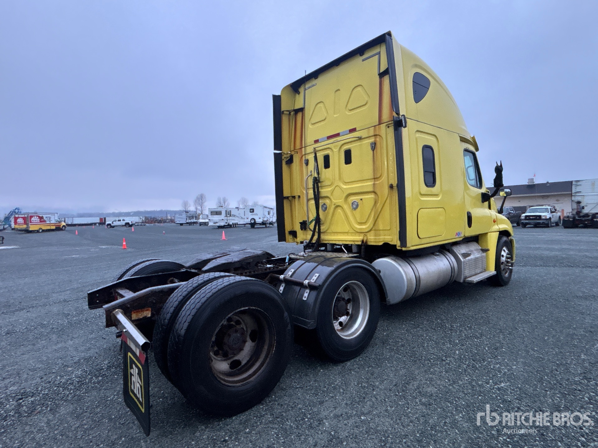 Aspect général with Image, coin arrière droit