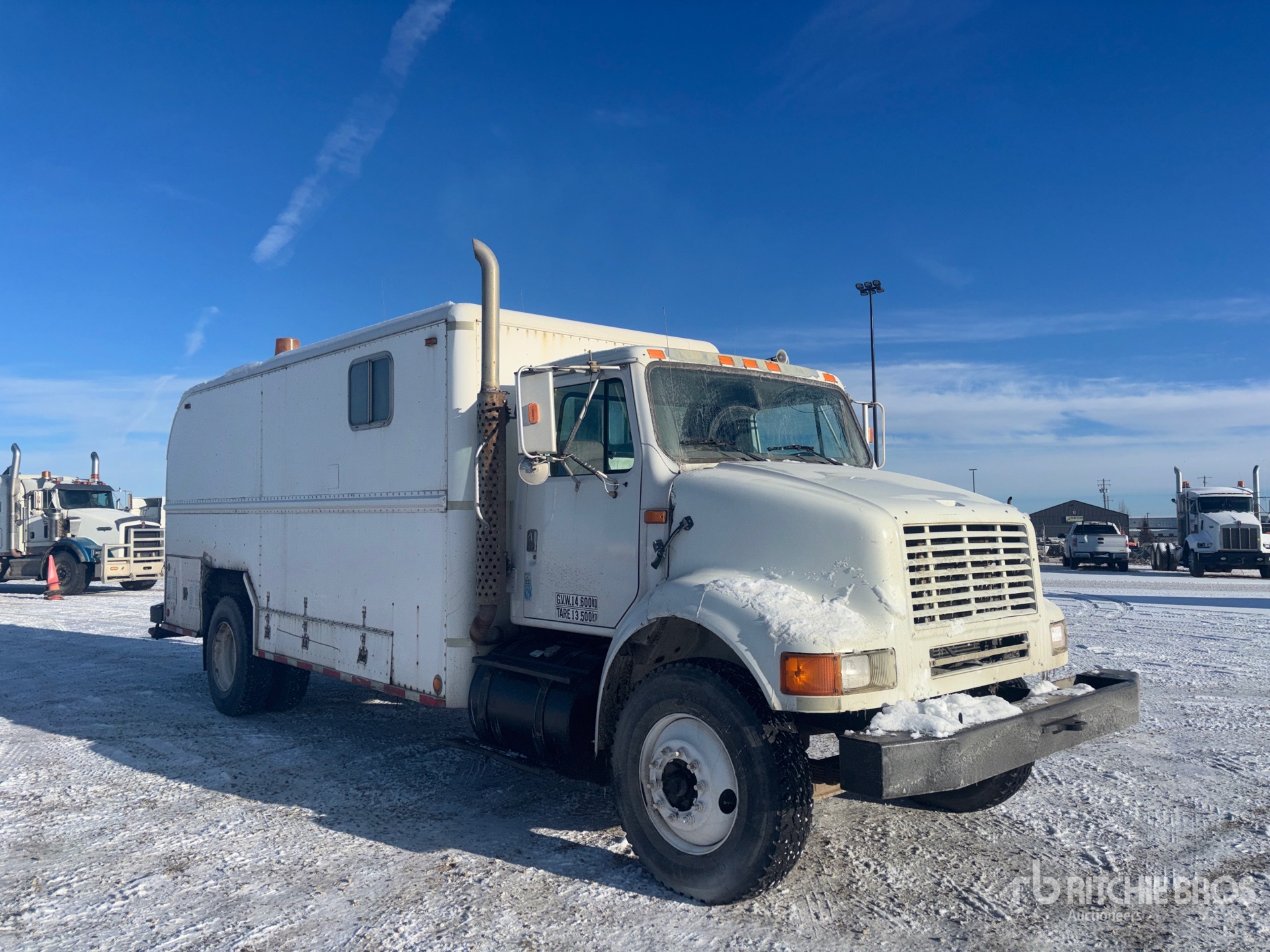 Aspect général with Image, coin avant droit