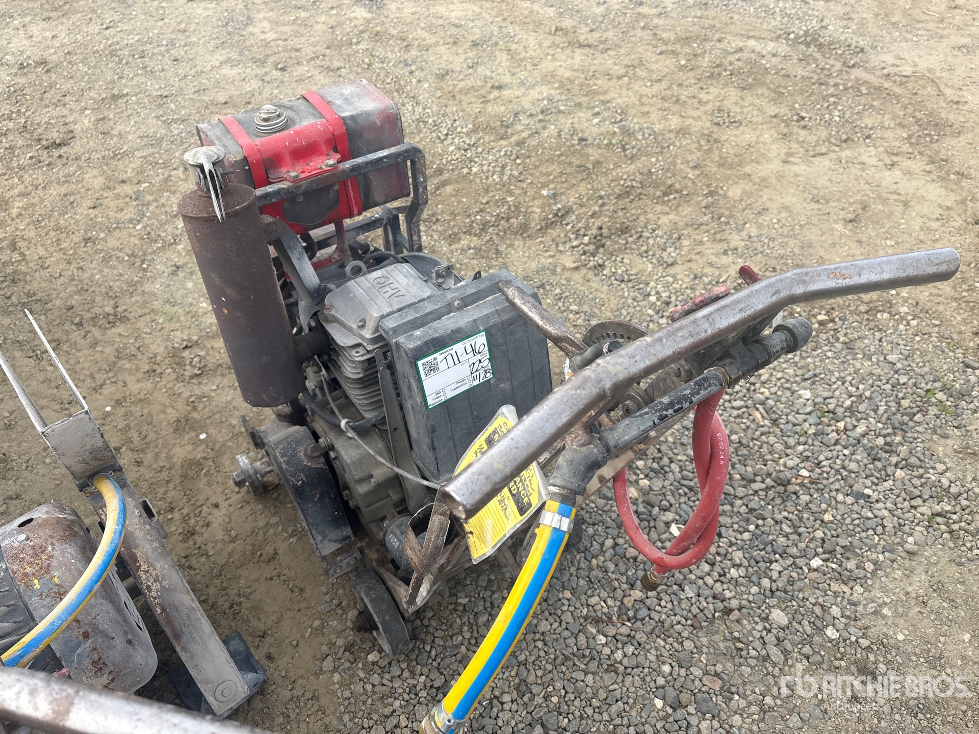 General Appearance with Foto, angolo posteriore sinistro