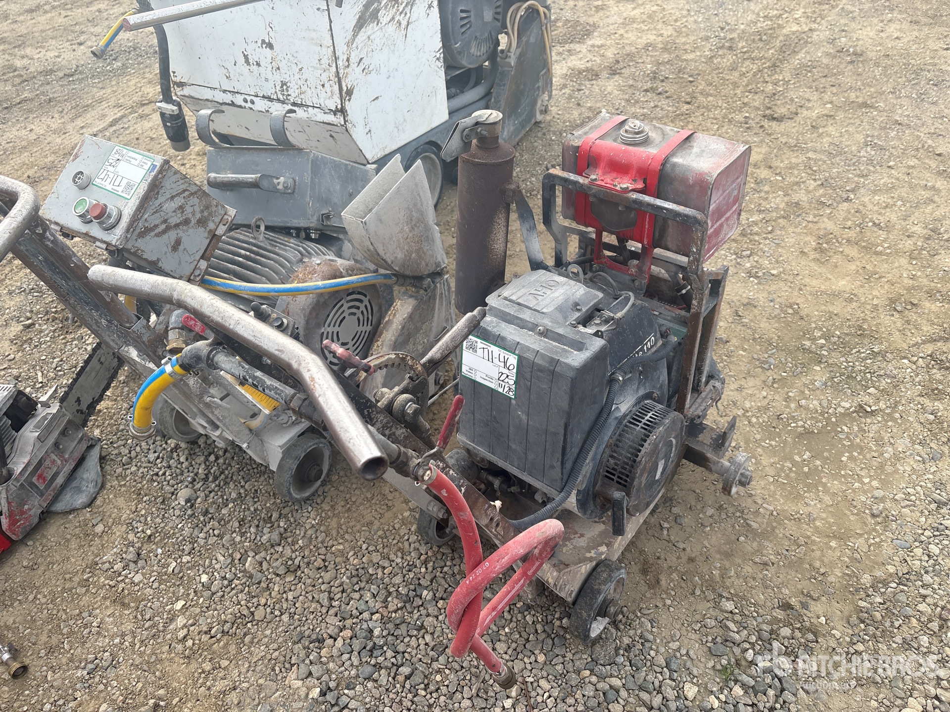 General Appearance with Foto, angolo anteriore sinistro