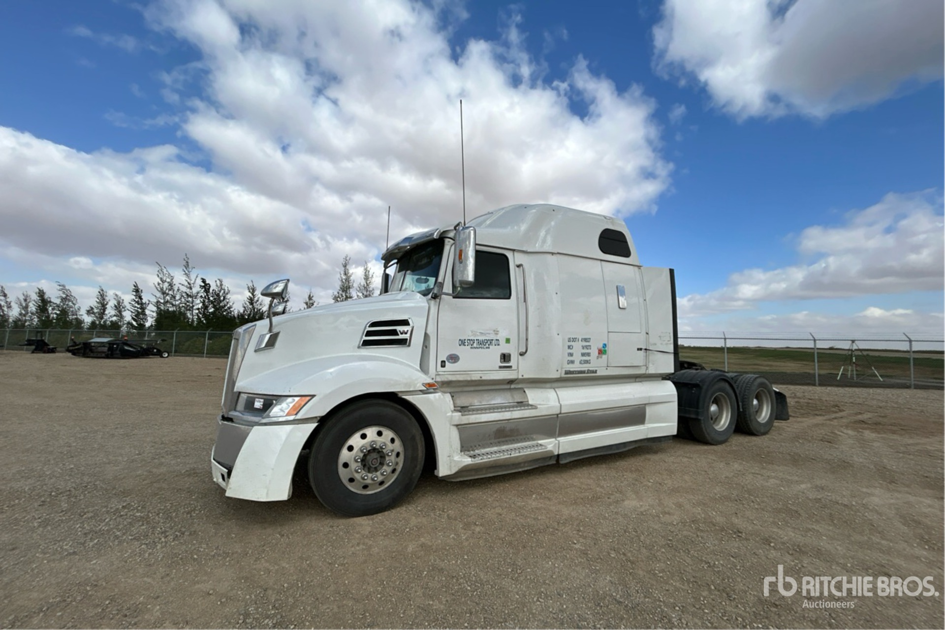 General Appearance with Bild, Ecke vorne links