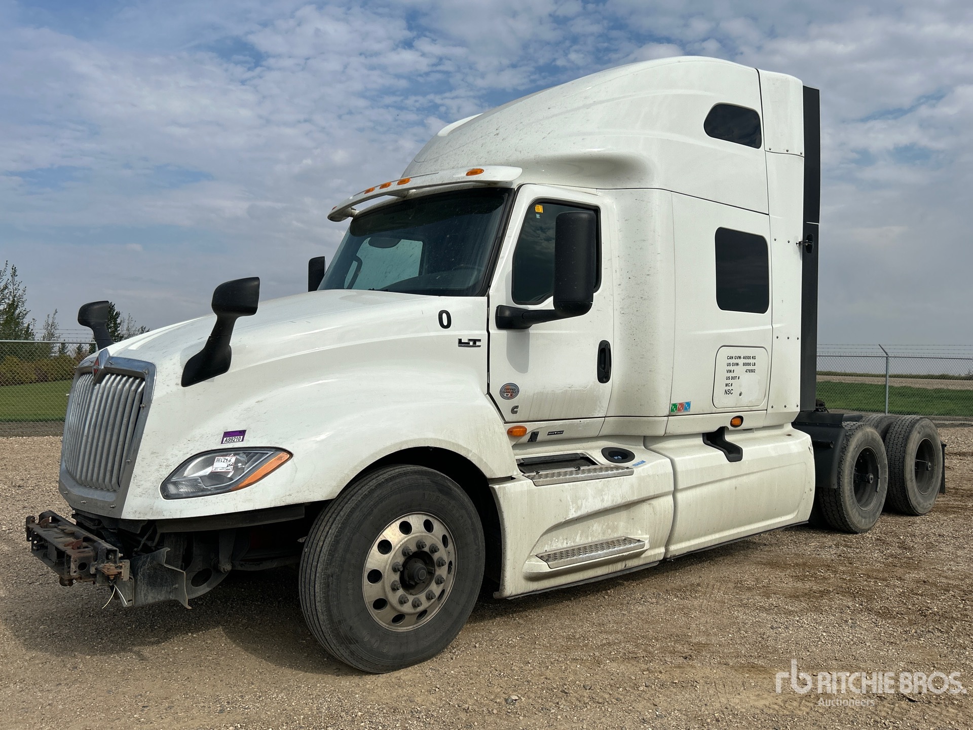 General Appearance with Bild, Ecke vorne links