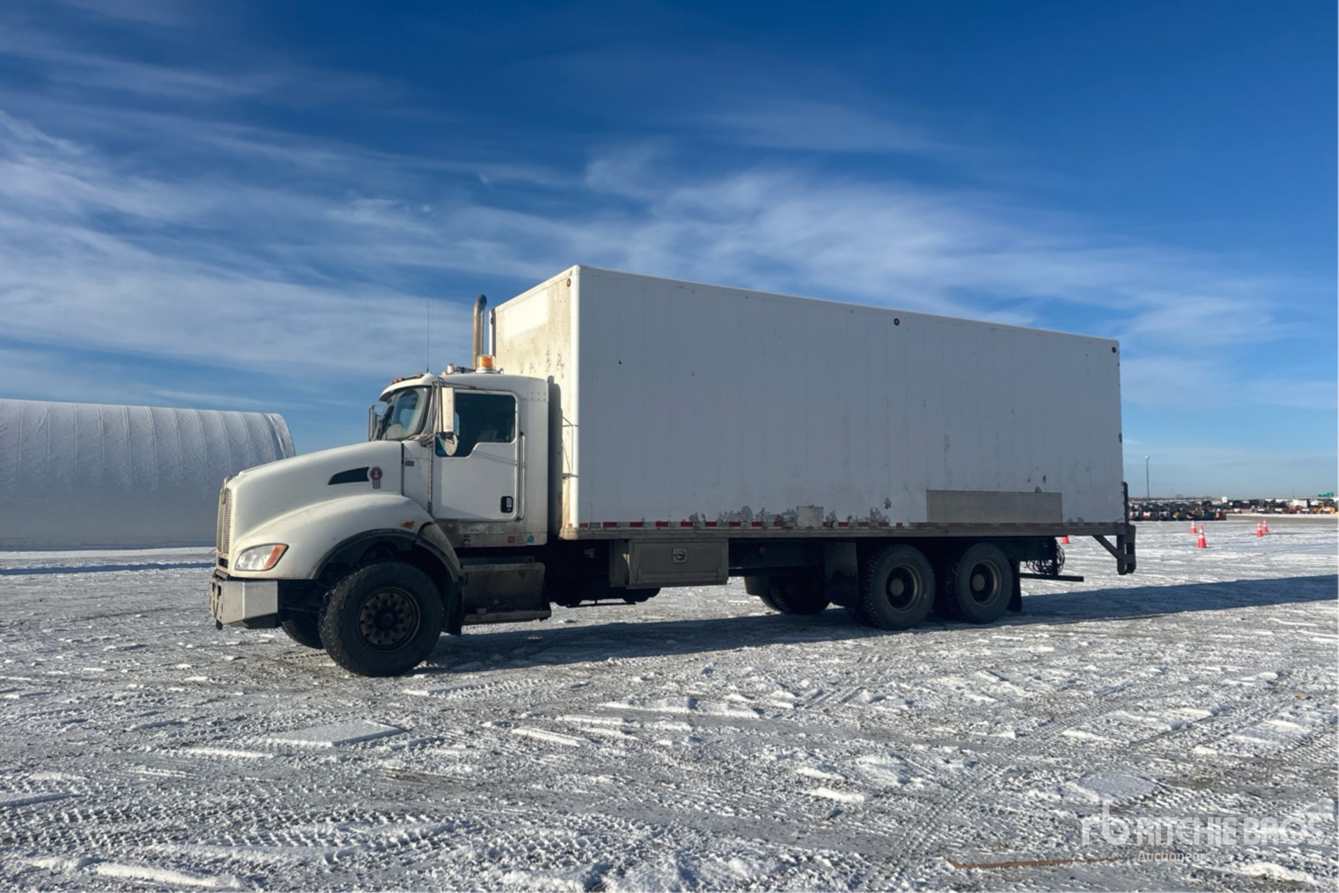 Aspect général with Image, coin avant gauche