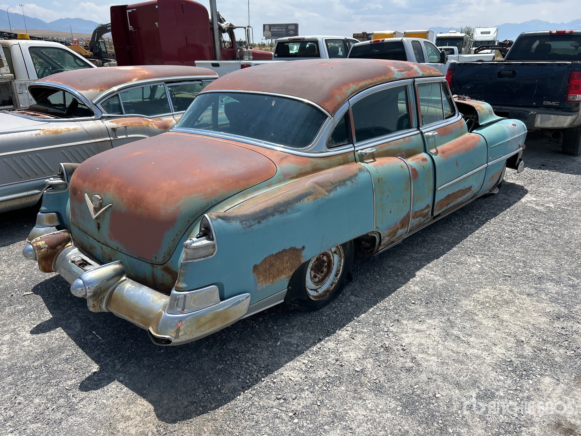 General Appearance with Picture, Right Rear Corner