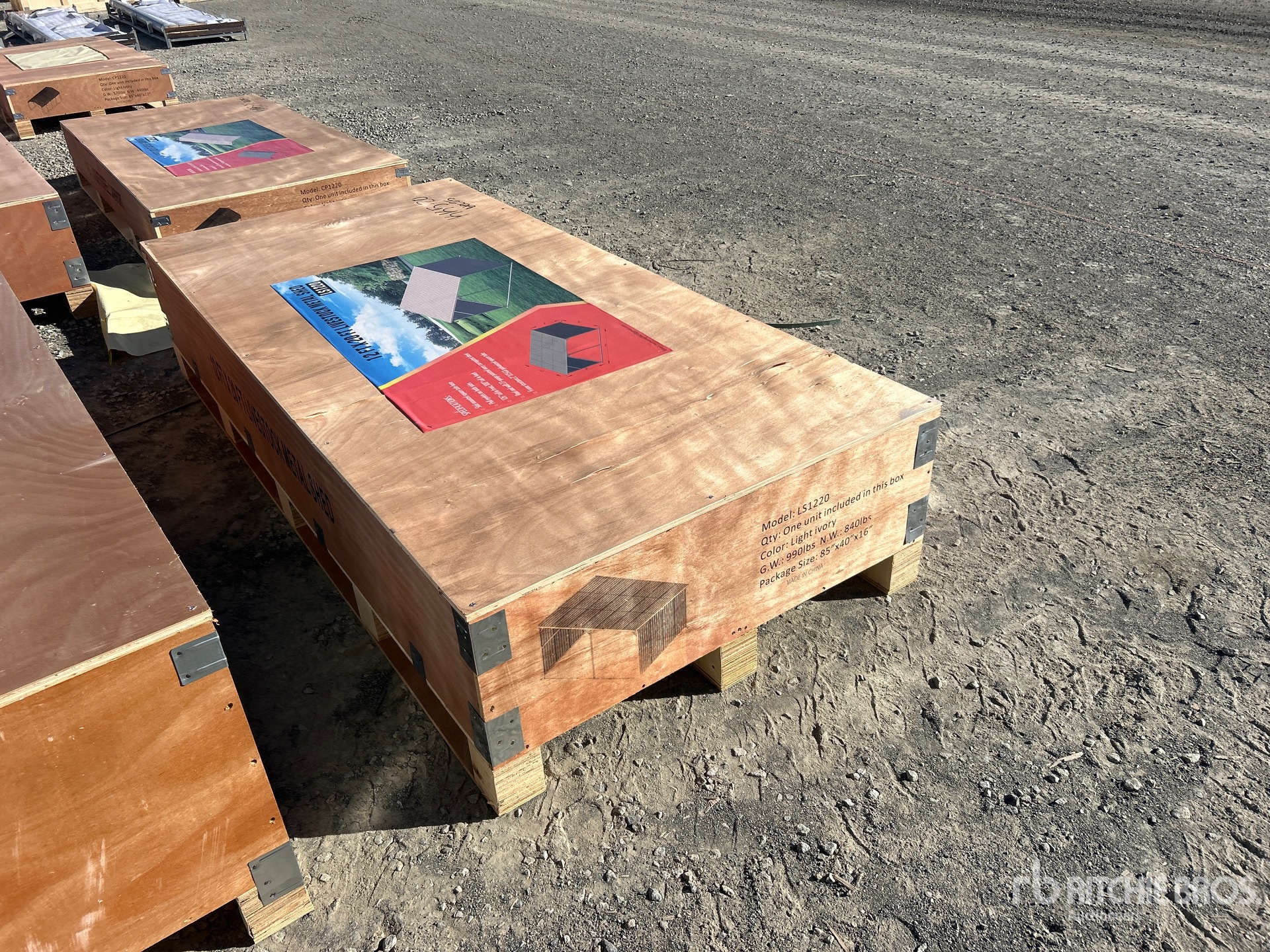 General Appearance with Picture, Right Rear Corner