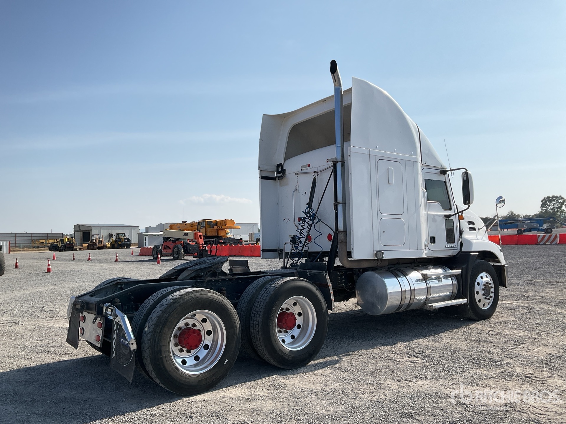 Aspect général with Image, coin arrière droit