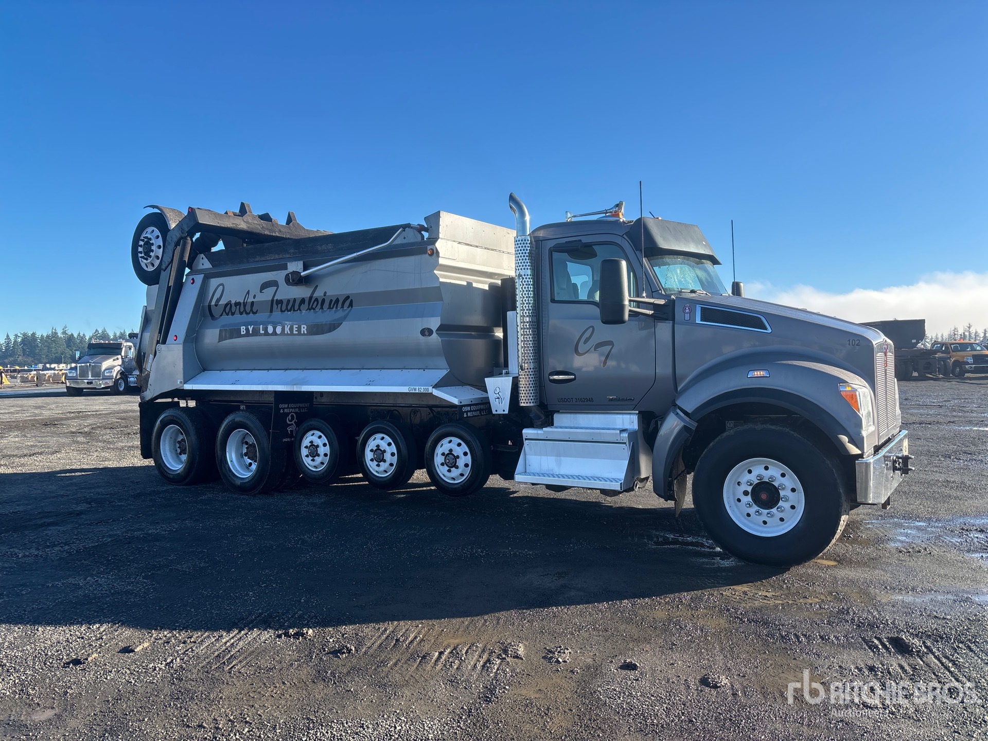 General Appearance with Picture, Right Front Corner