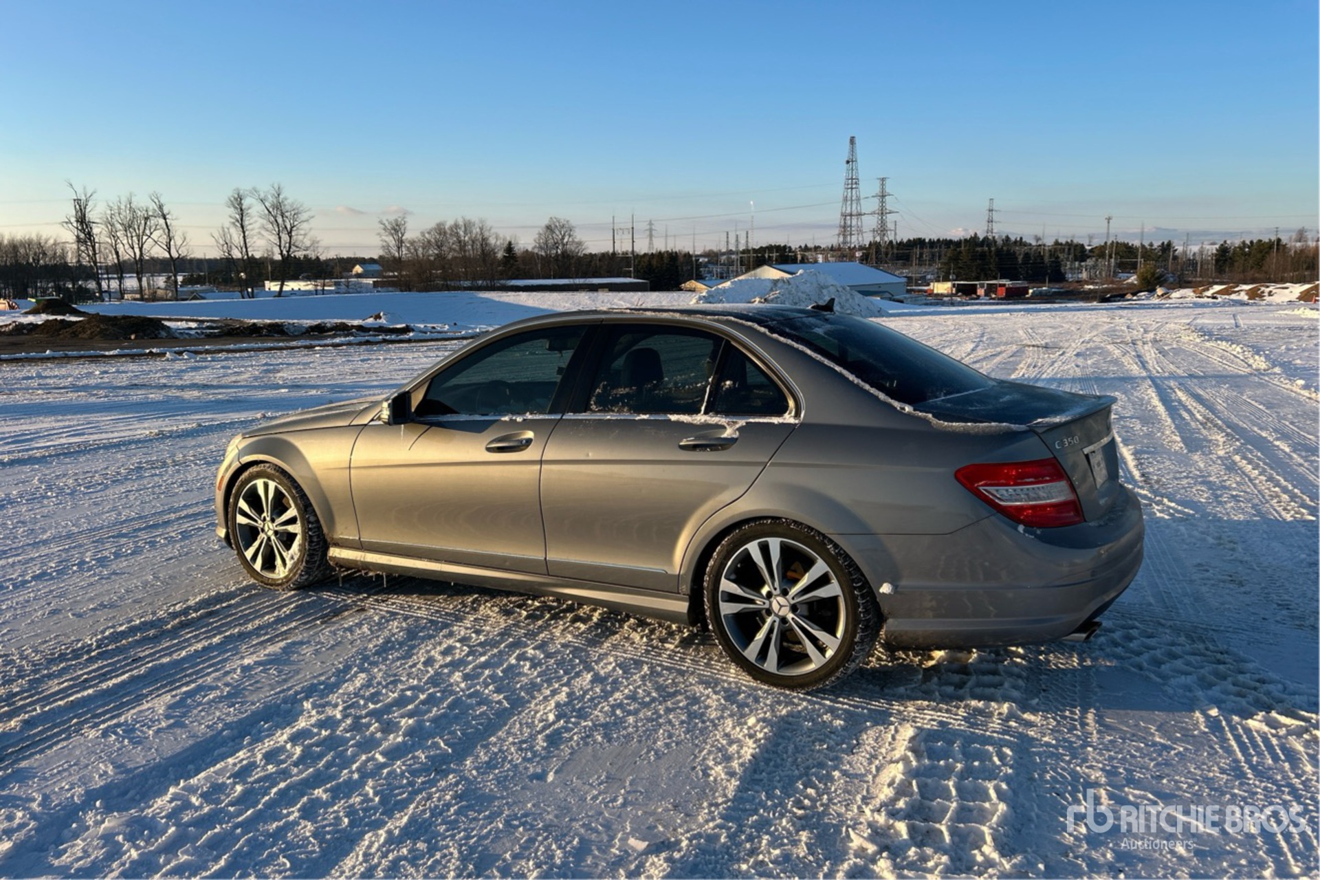 General Appearance with Foto, angolo posteriore sinistro