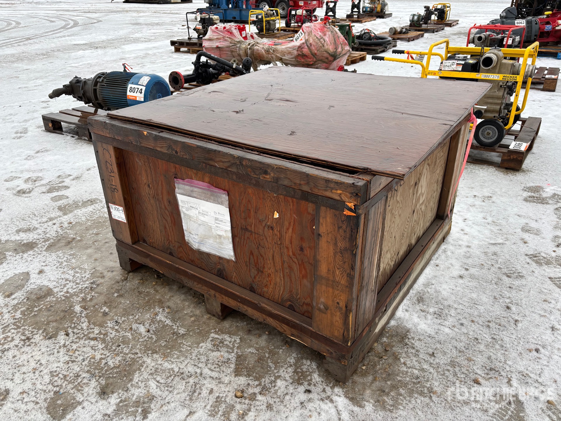 General Appearance with Bild, Ecke vorne links