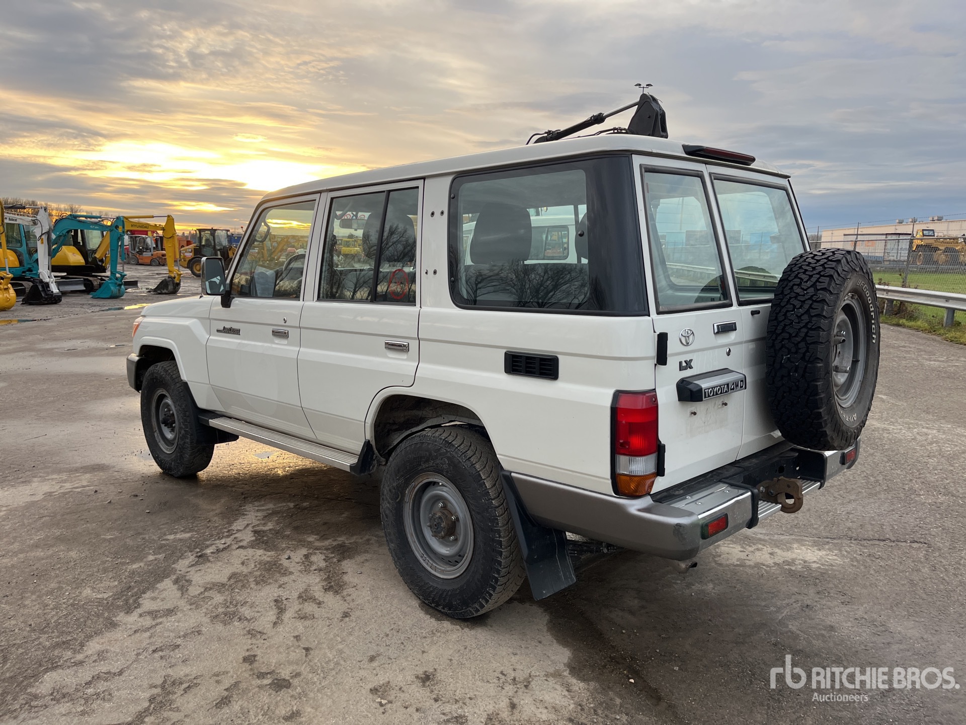 General Appearance with Picture, Left Rear Corner