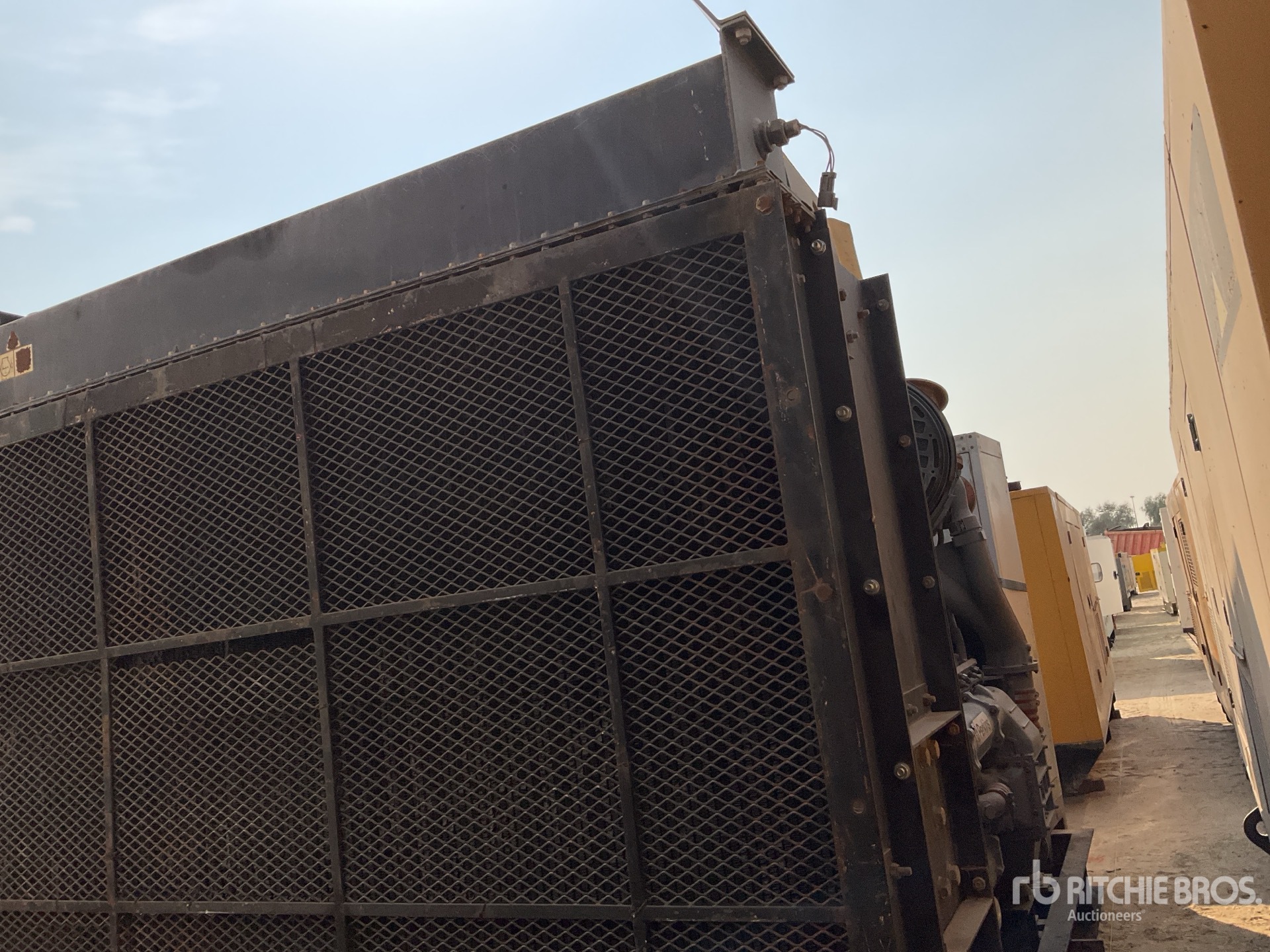 General Appearance with Bild, Ecke hinten links