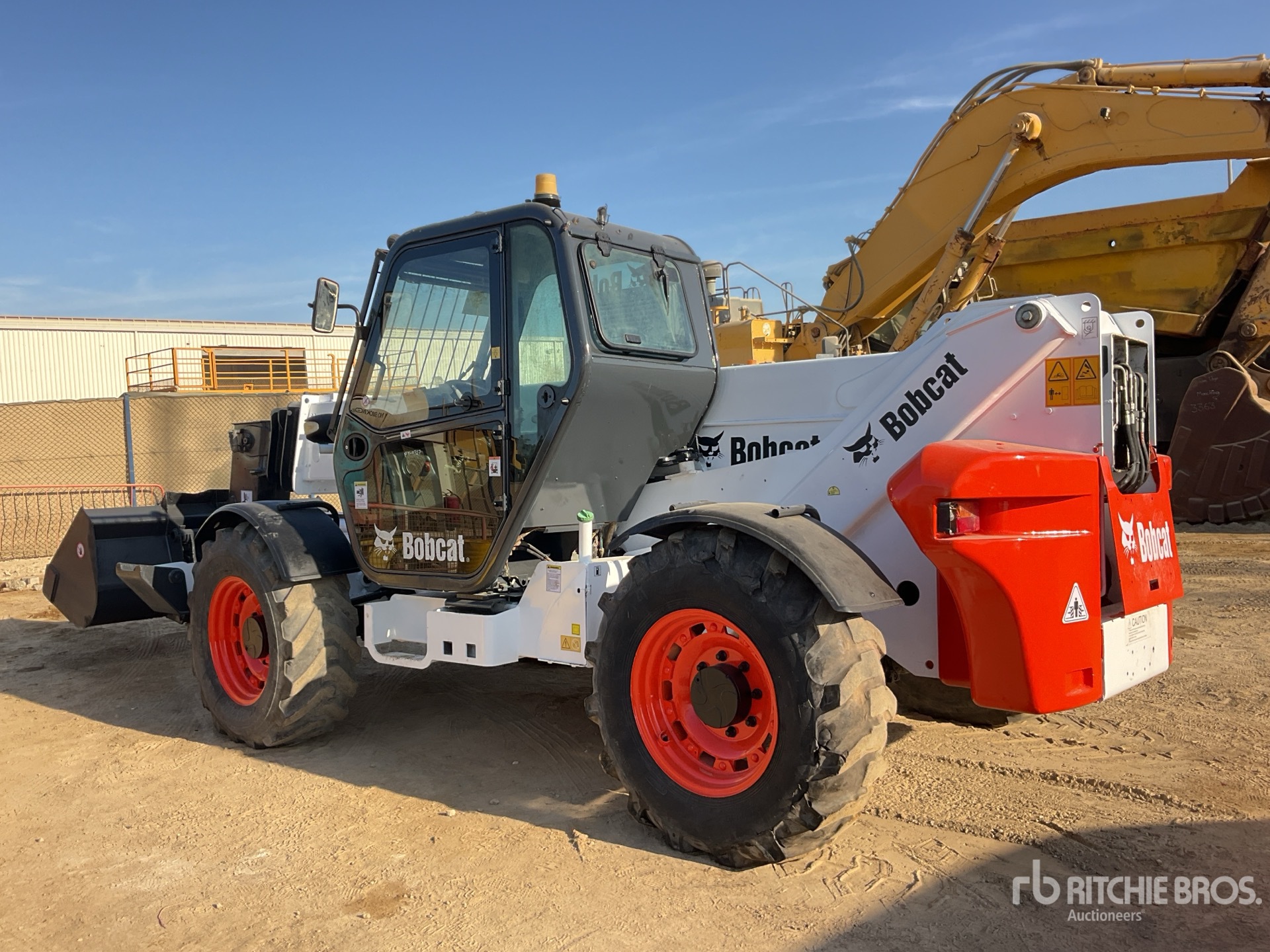 General Appearance with Foto, angolo posteriore sinistro