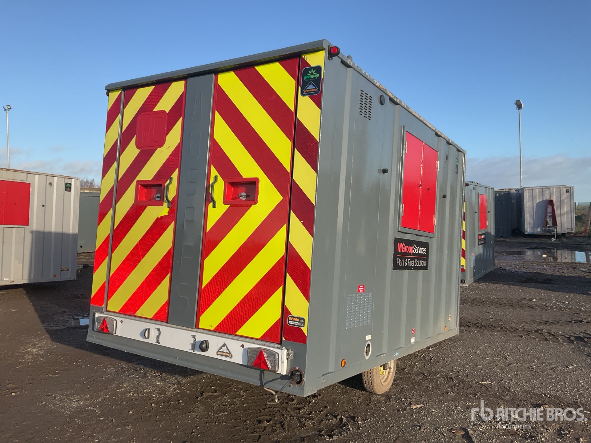 Aspect général with Image, coin arrière droit