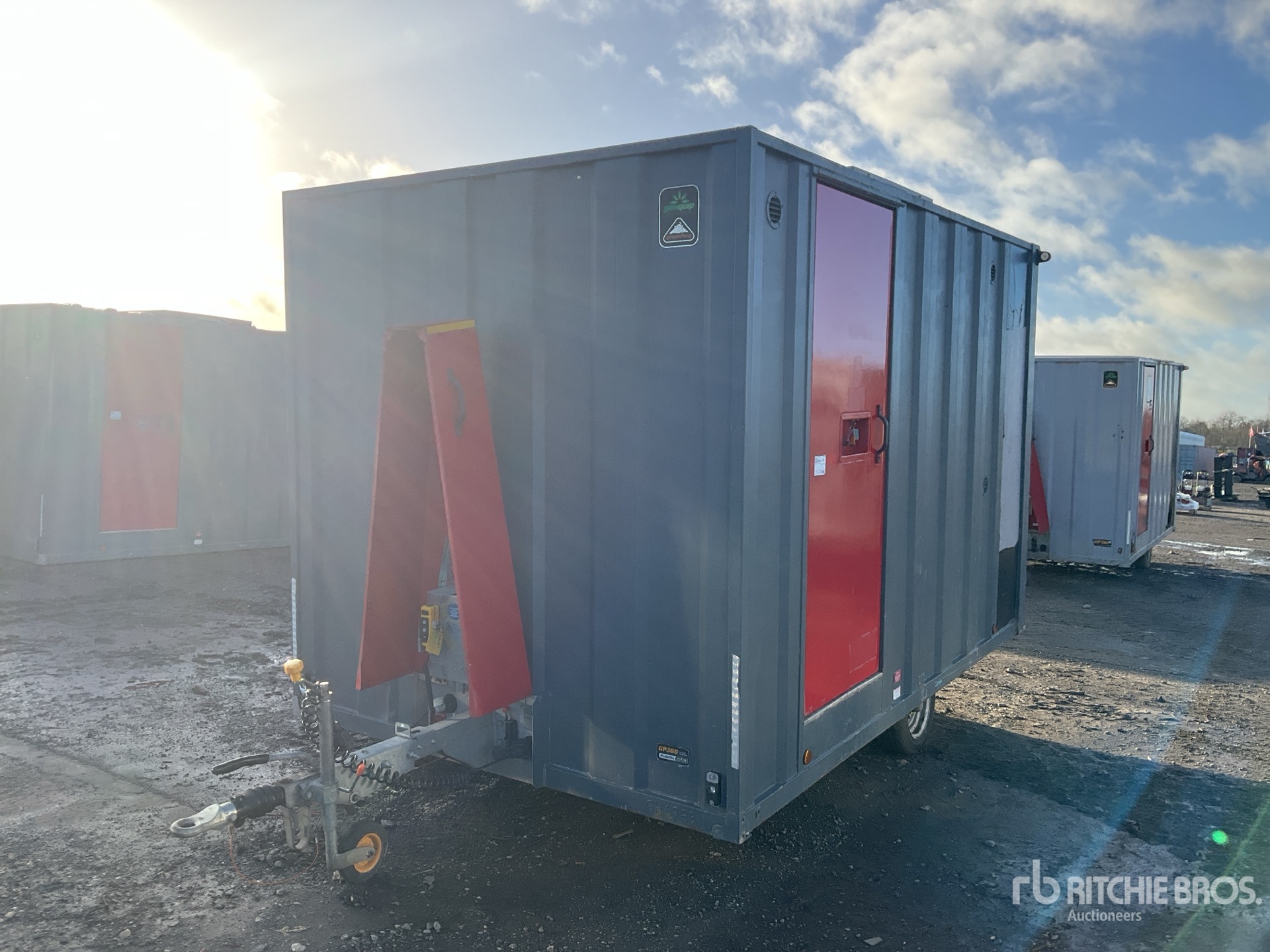 General Appearance with Bild, Ecke vorne links